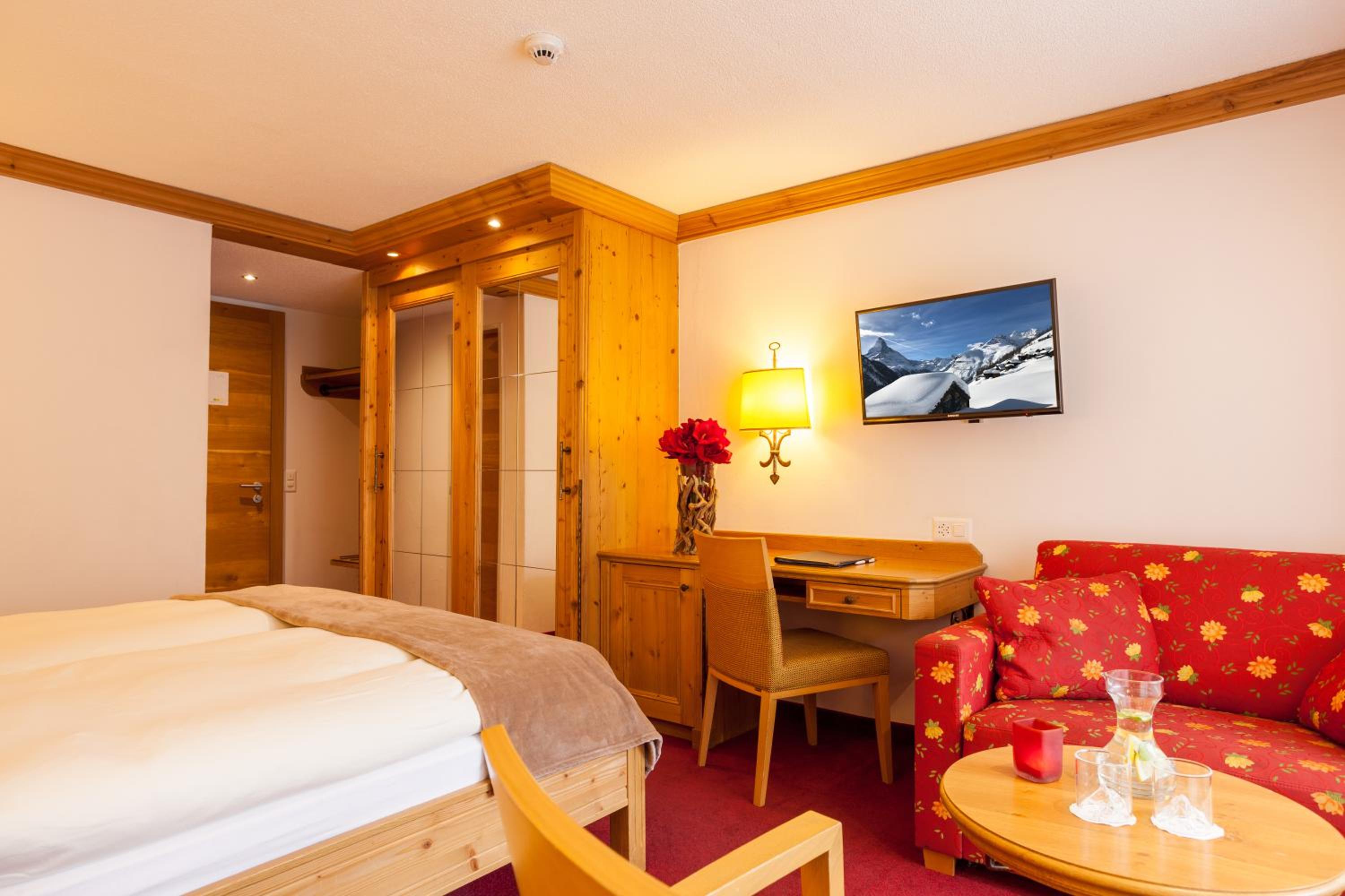 Superior Double Room with Balcony - Photo 1