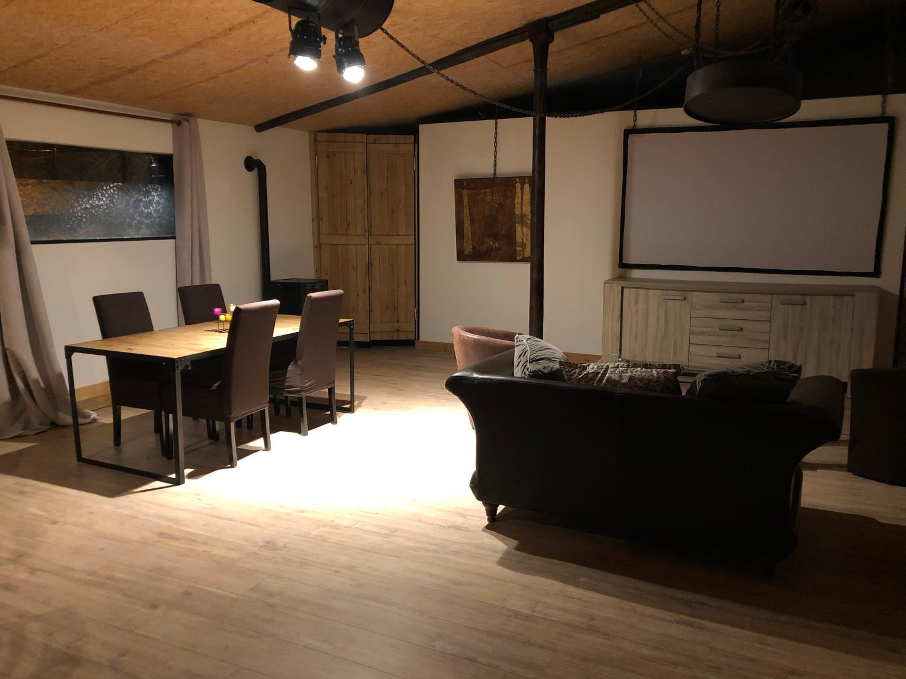 Superior Studio photo 1