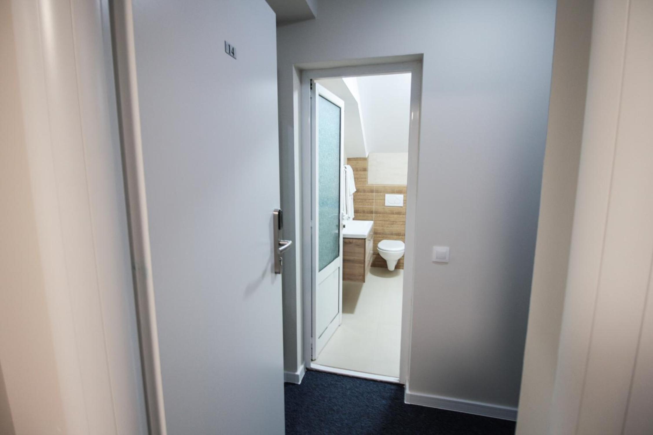 Deluxe Double Room with Balcony - Photo 2