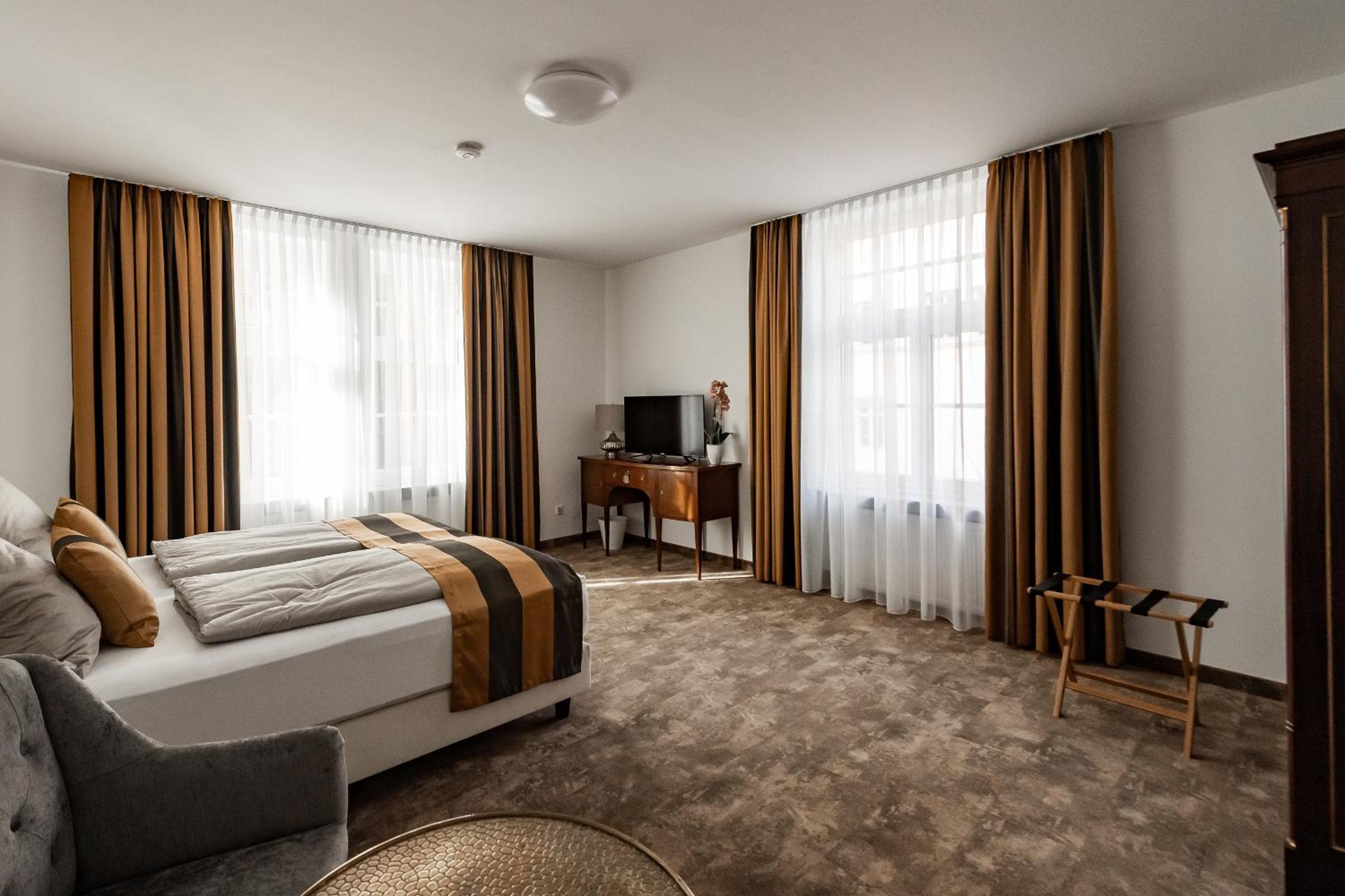 Deluxe King Room