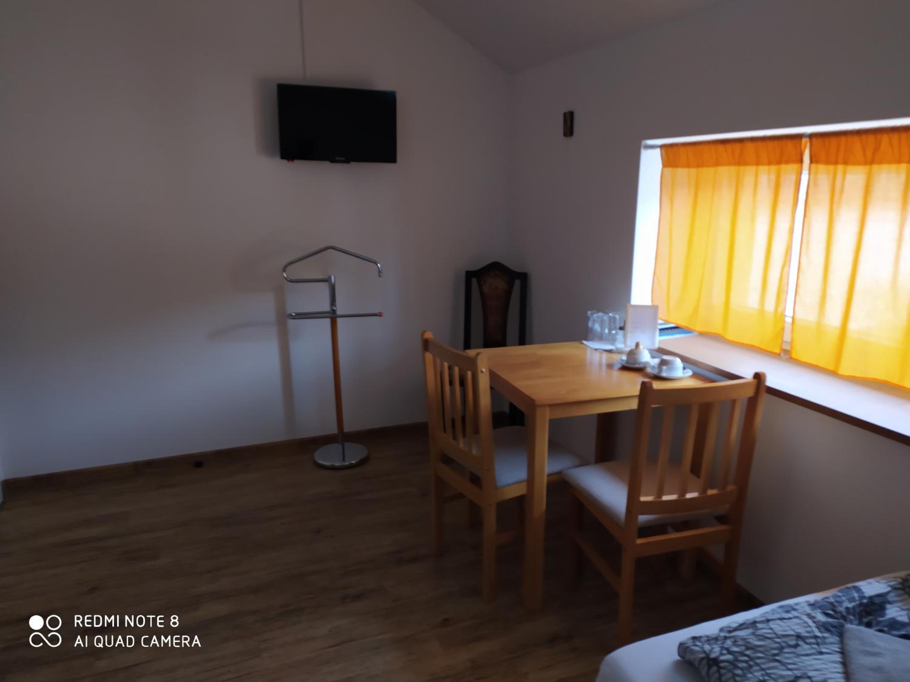 Twin Room - Photo 3