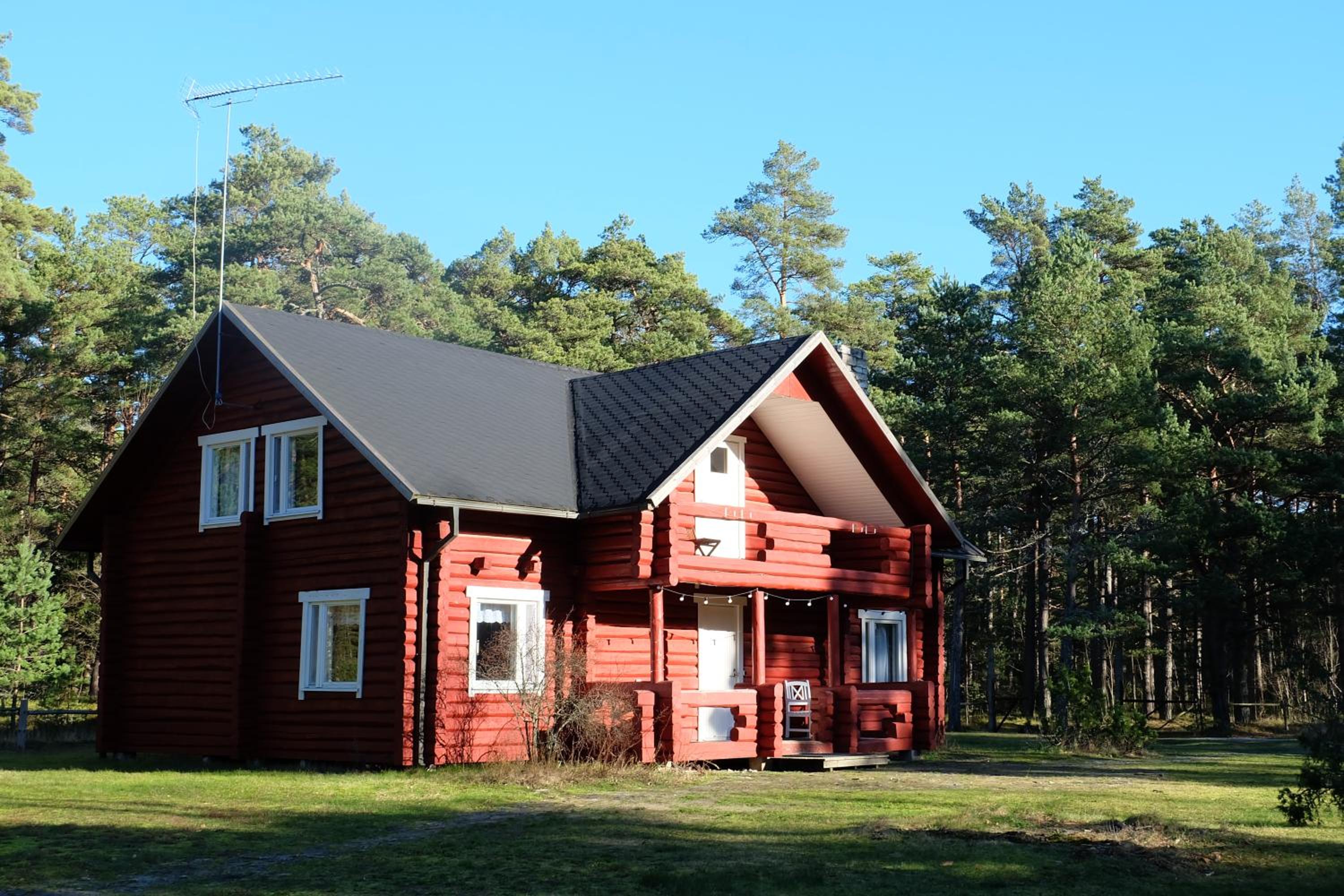 Three-Bedroom House photo 3