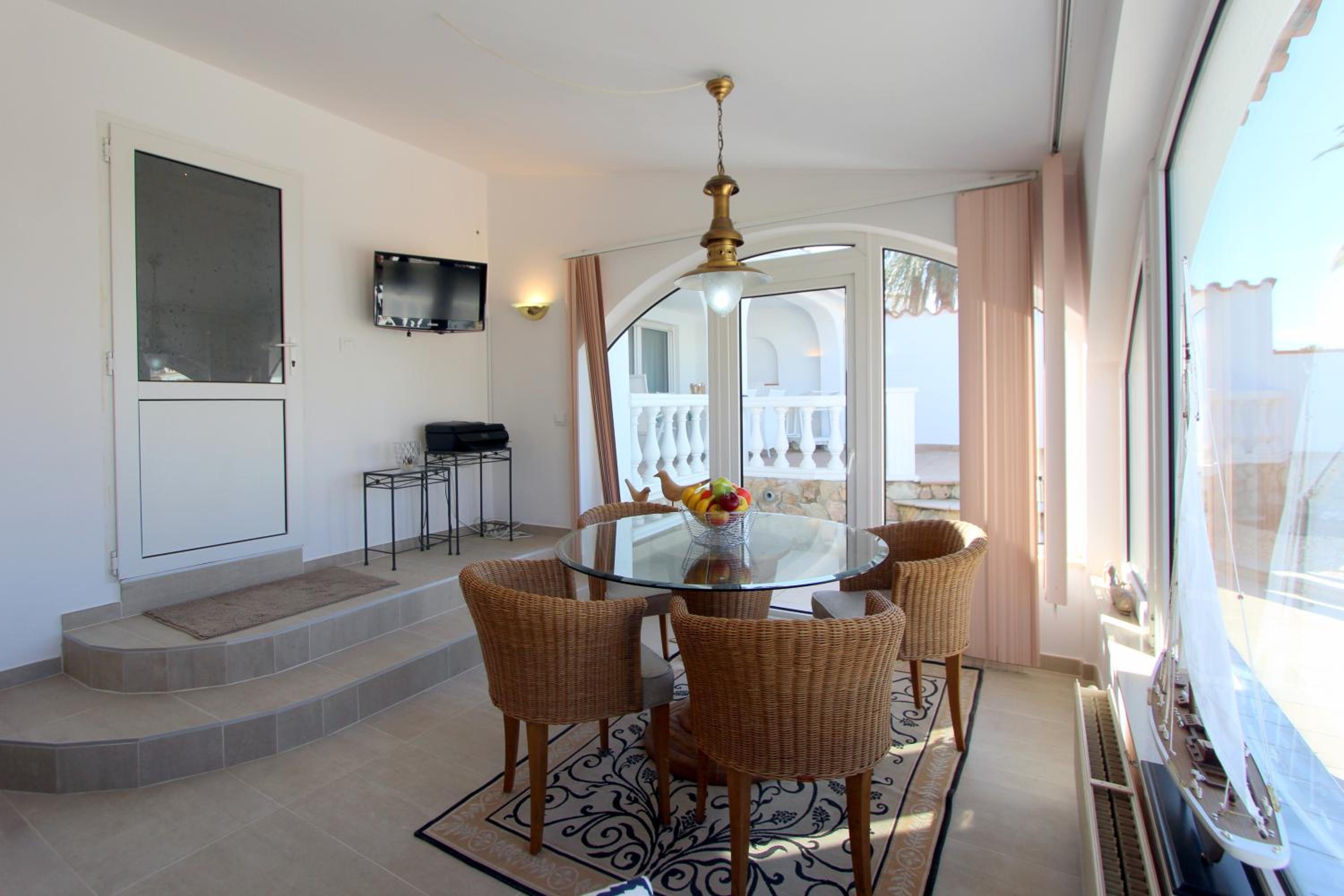 Three-Bedroom Villa photo 2