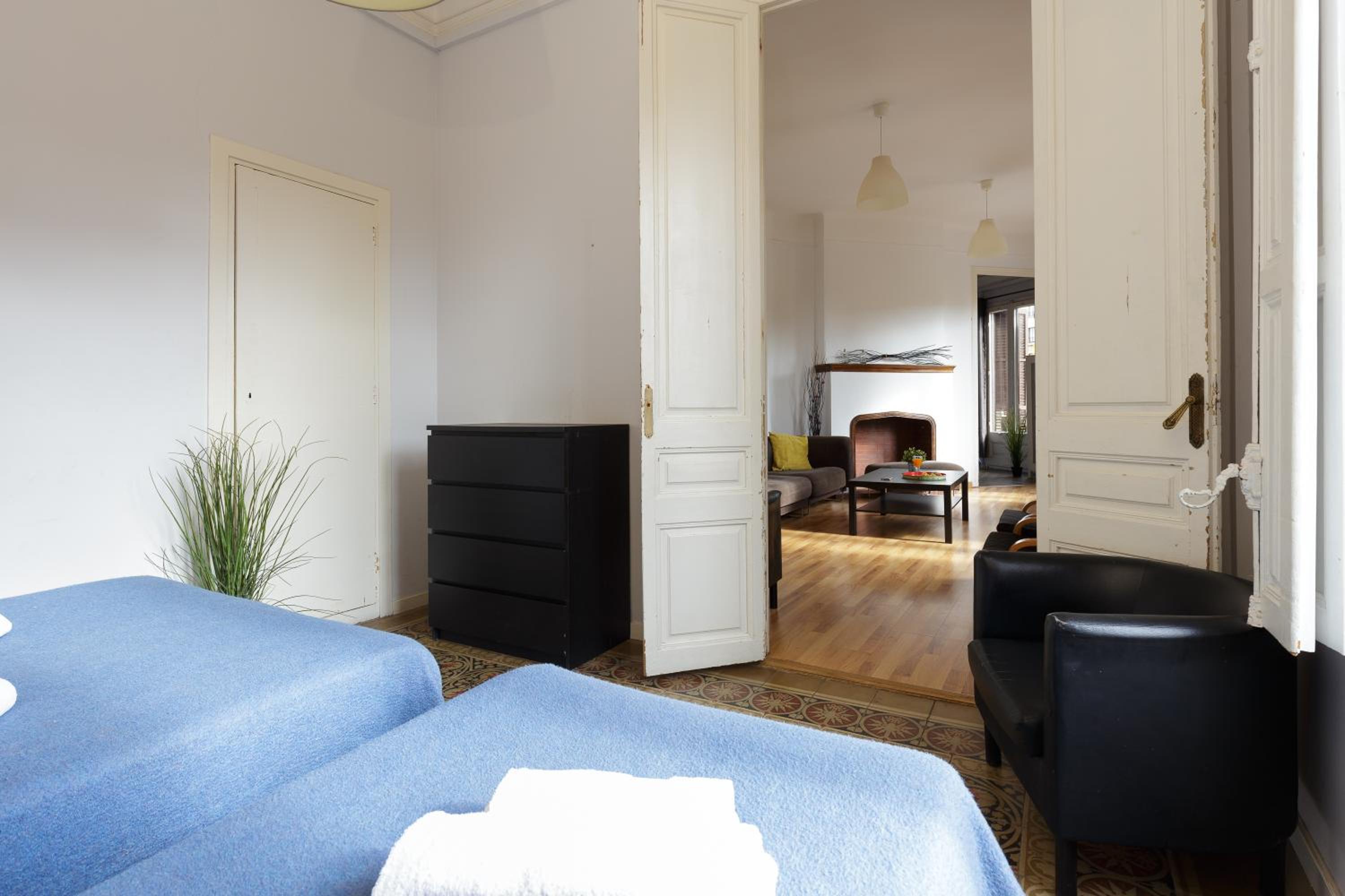 Apartment photo 2