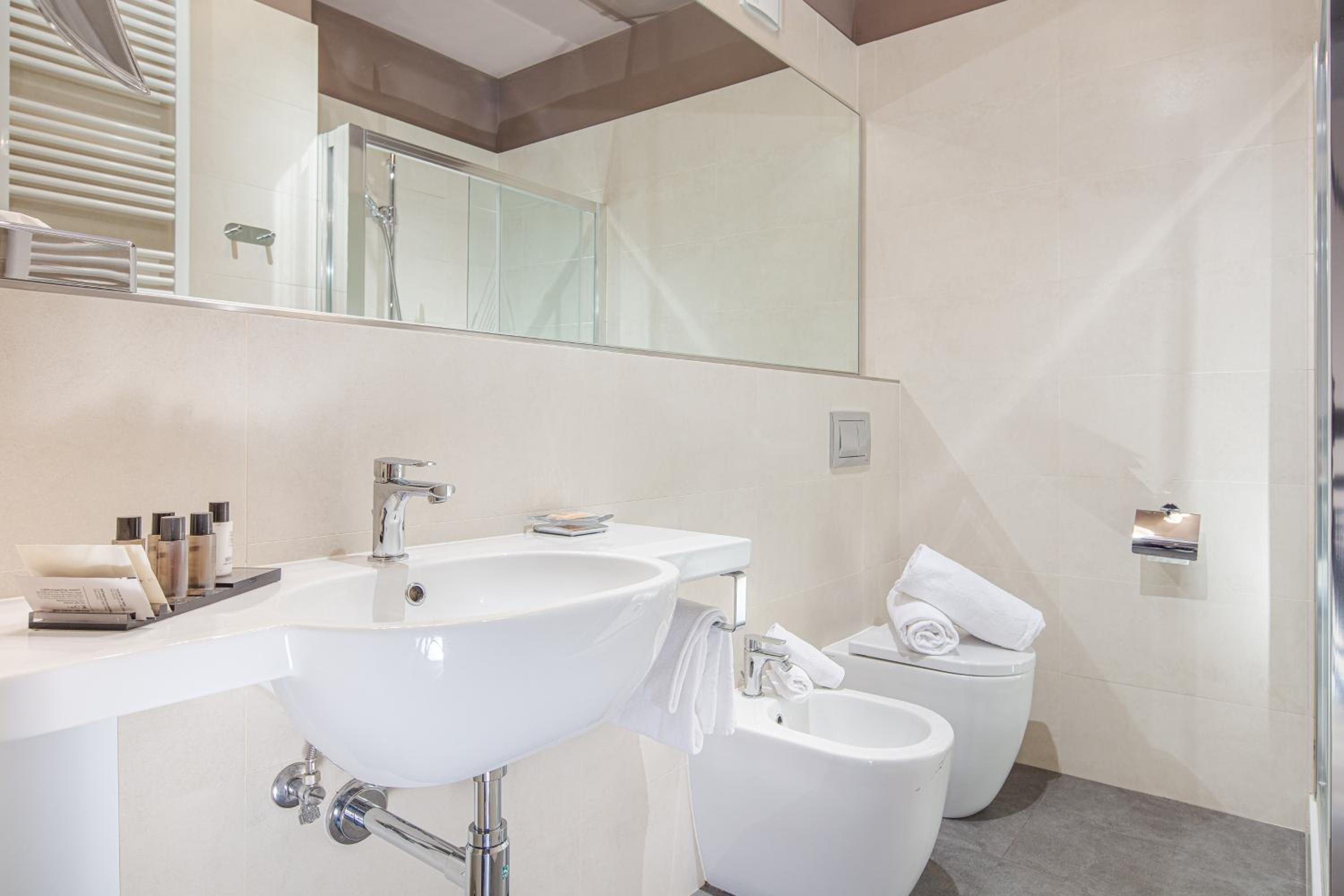 Superior Double or Twin Room - Photo 5