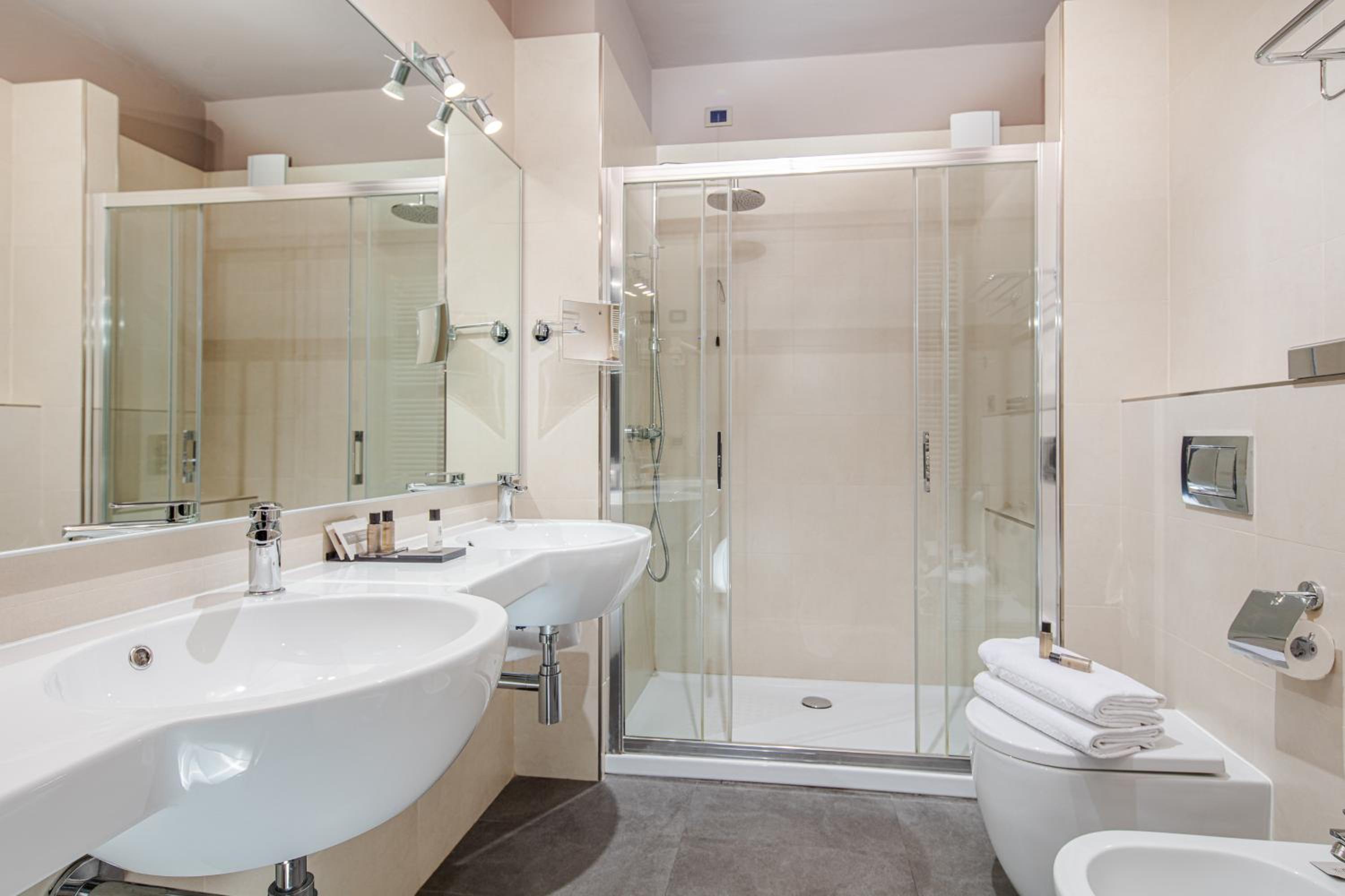 Junior Suite - Photo 8