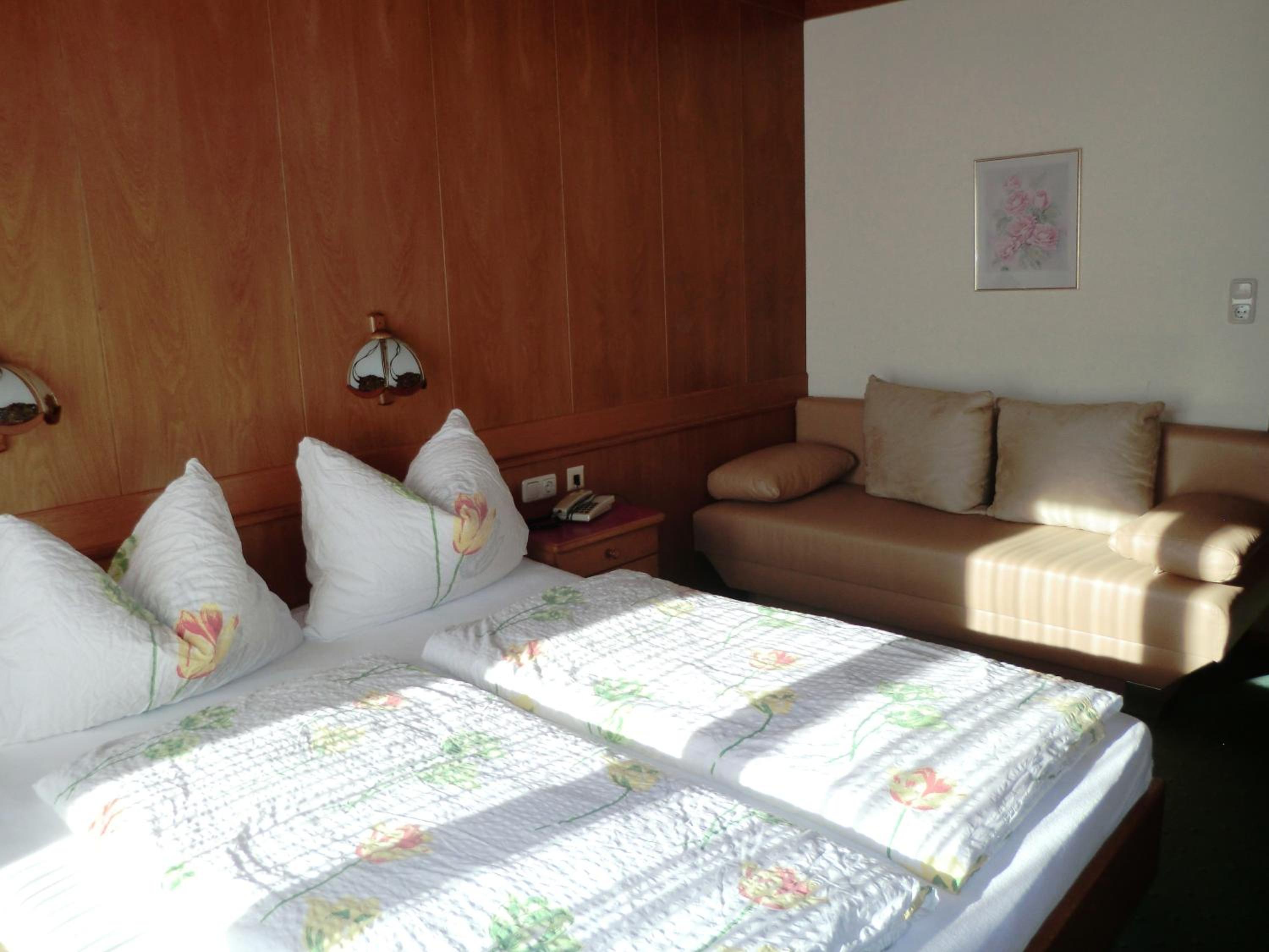 Quadruple Room - Photo 5