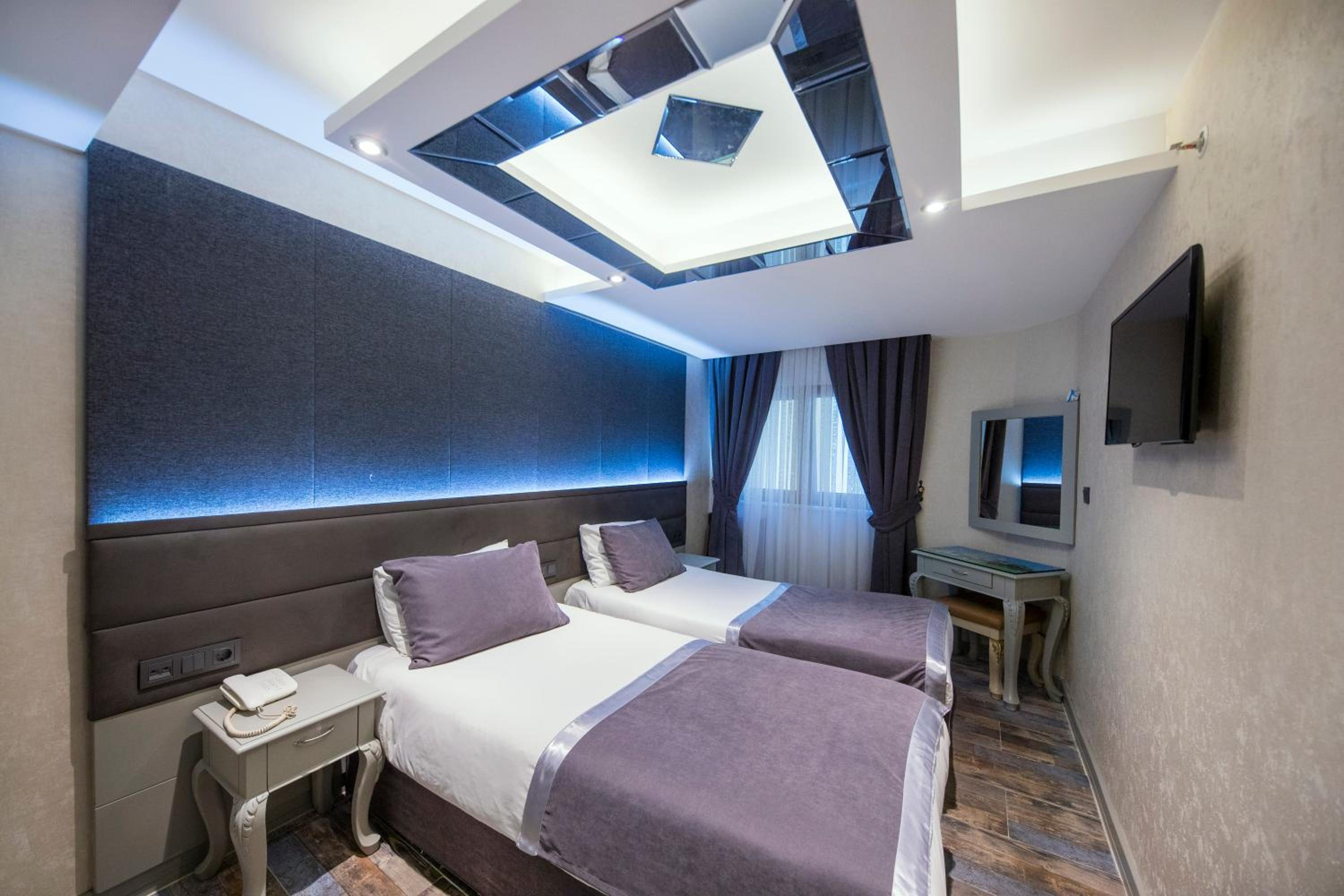Standard Double or Twin Room photo 1