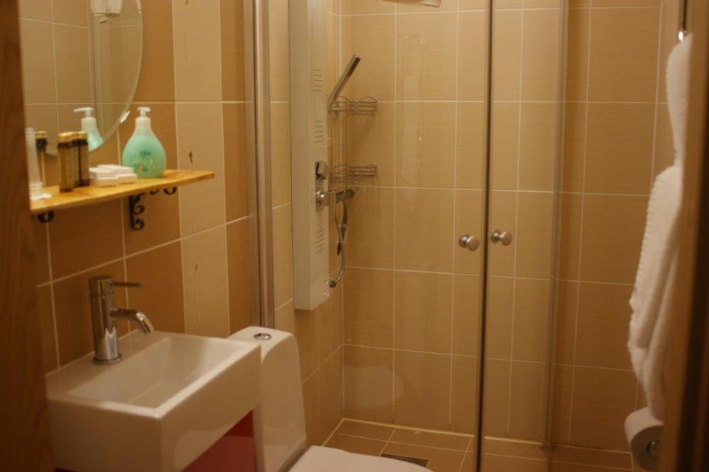 Single Room photo 2