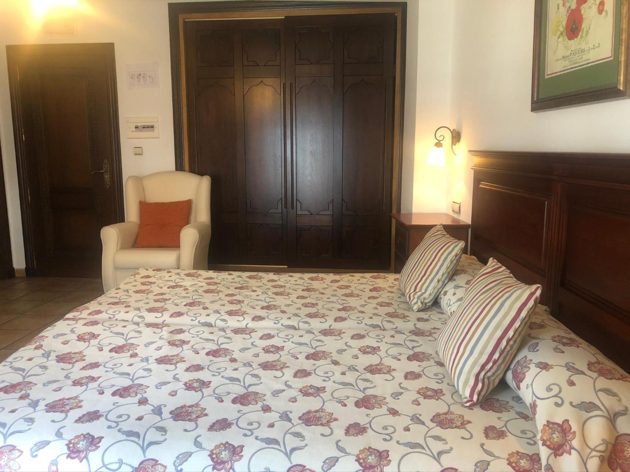 Double or Twin Room - Photo 2