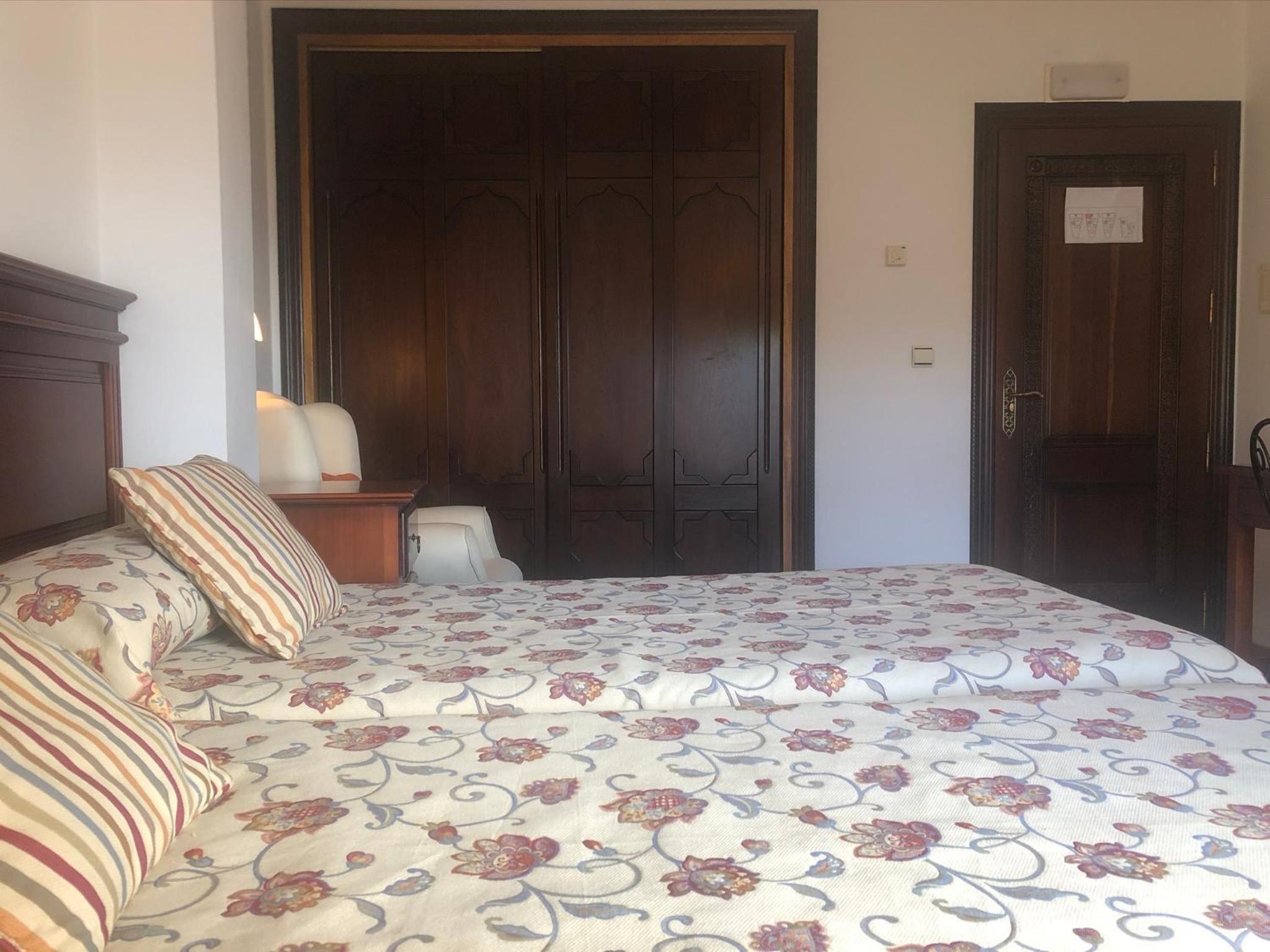 Double or Twin Room - Photo 7