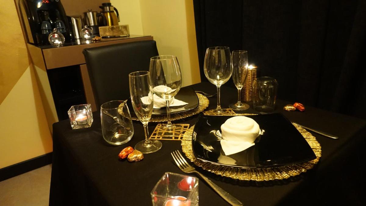 Deluxe Suite with Spa Bath photo 2