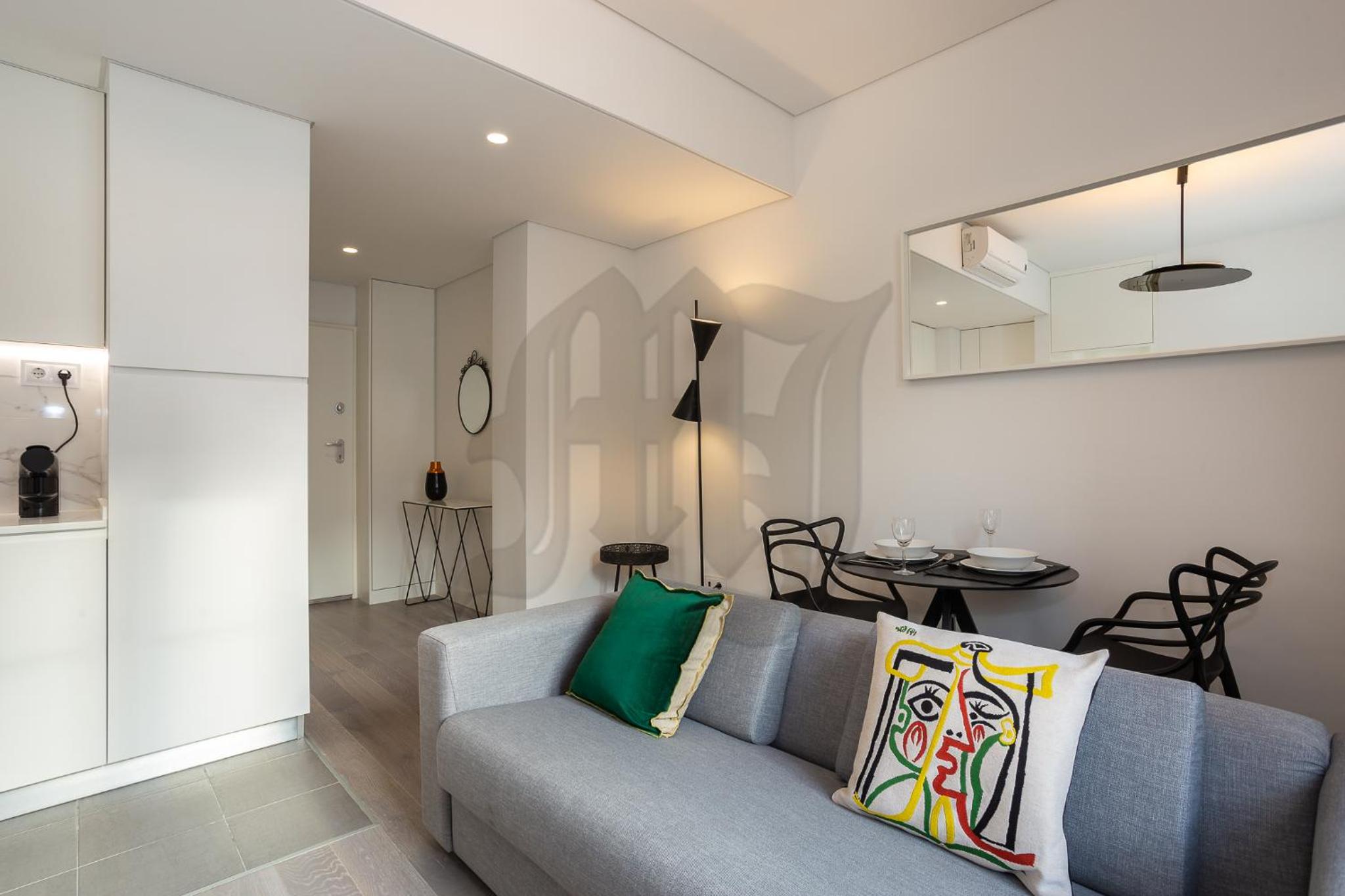 One-Bedroom Apartment - Photo 5
