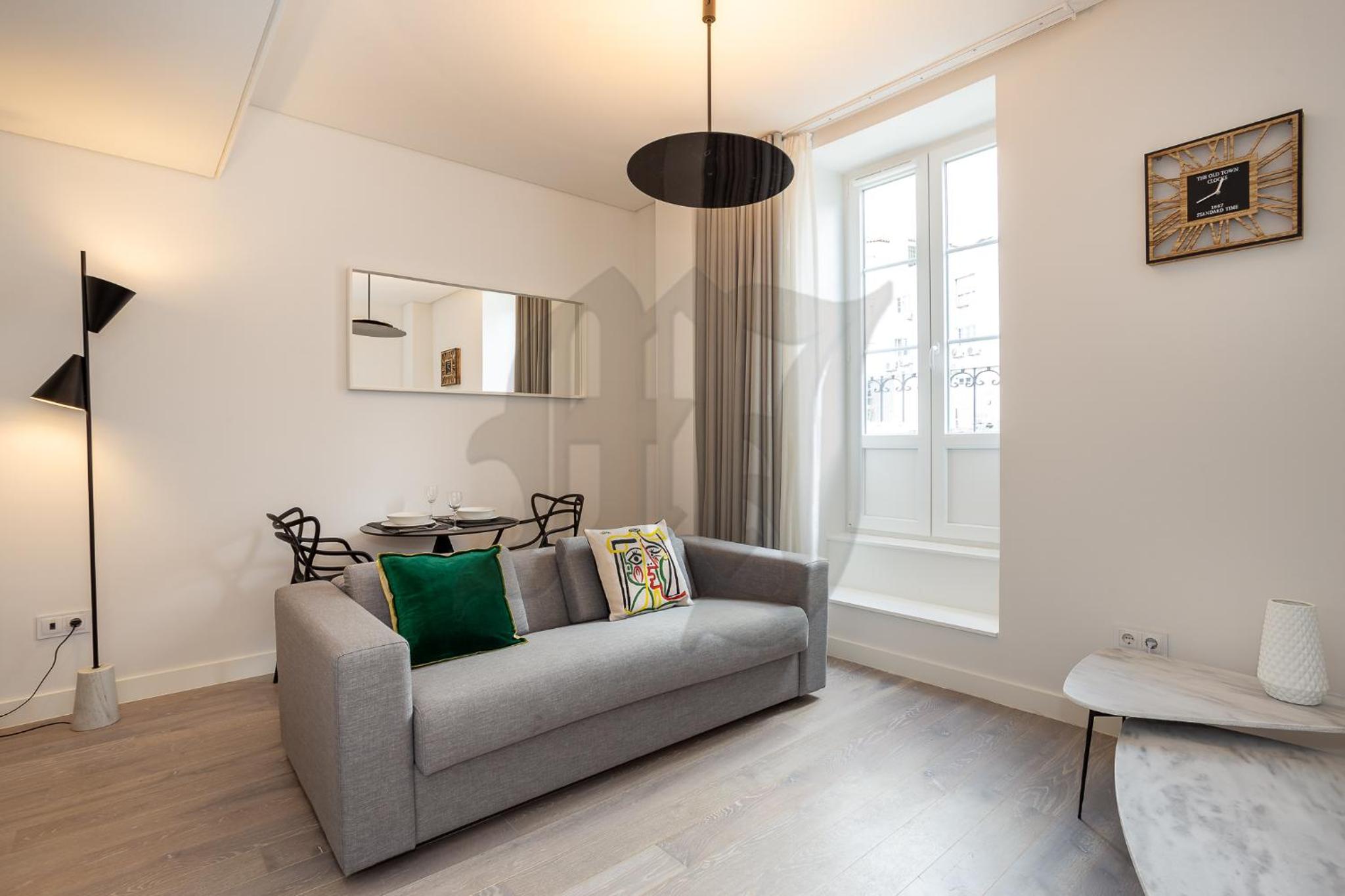 One-Bedroom Apartment - Photo 8