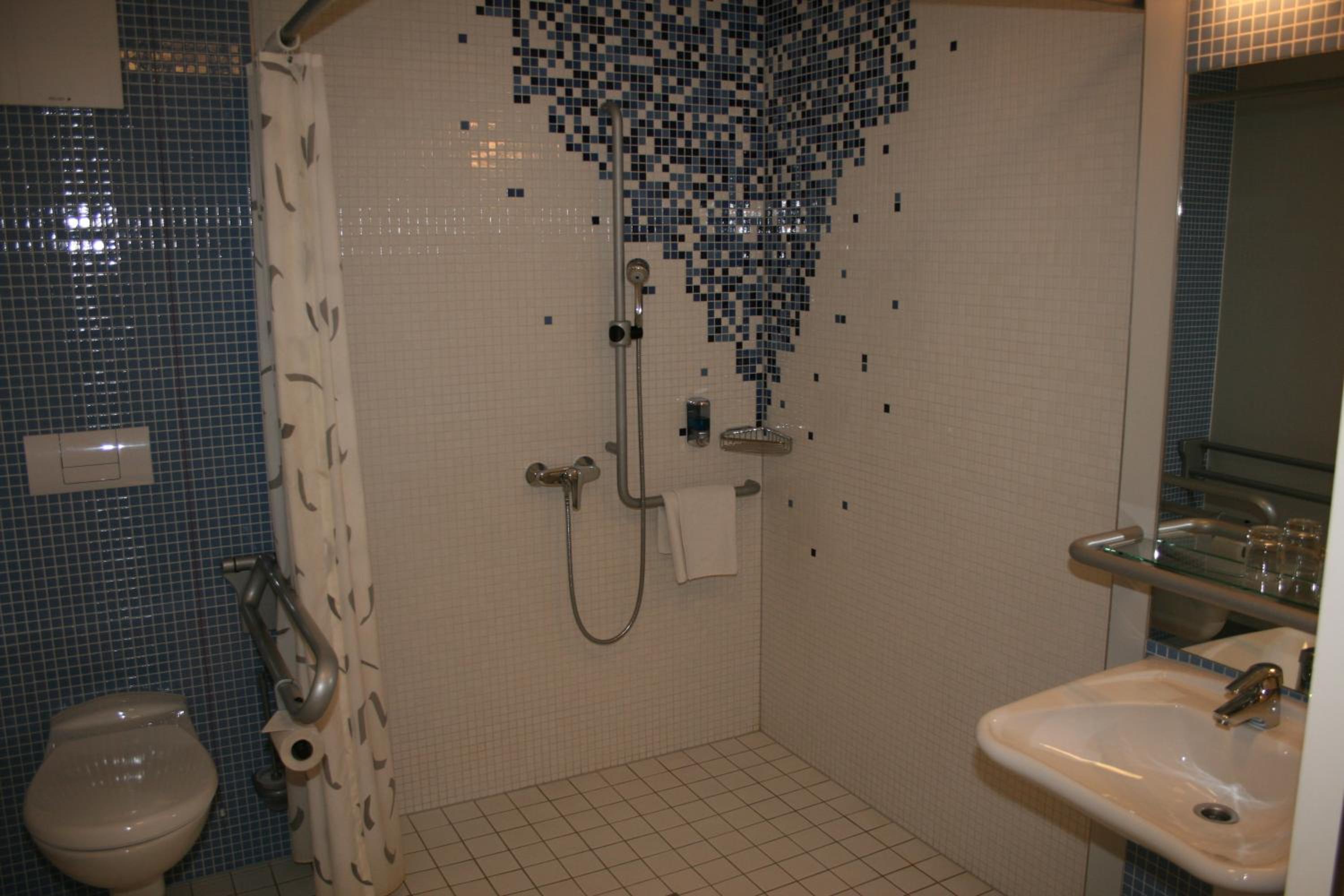 Double or Twin Room - Disability Access photo 2