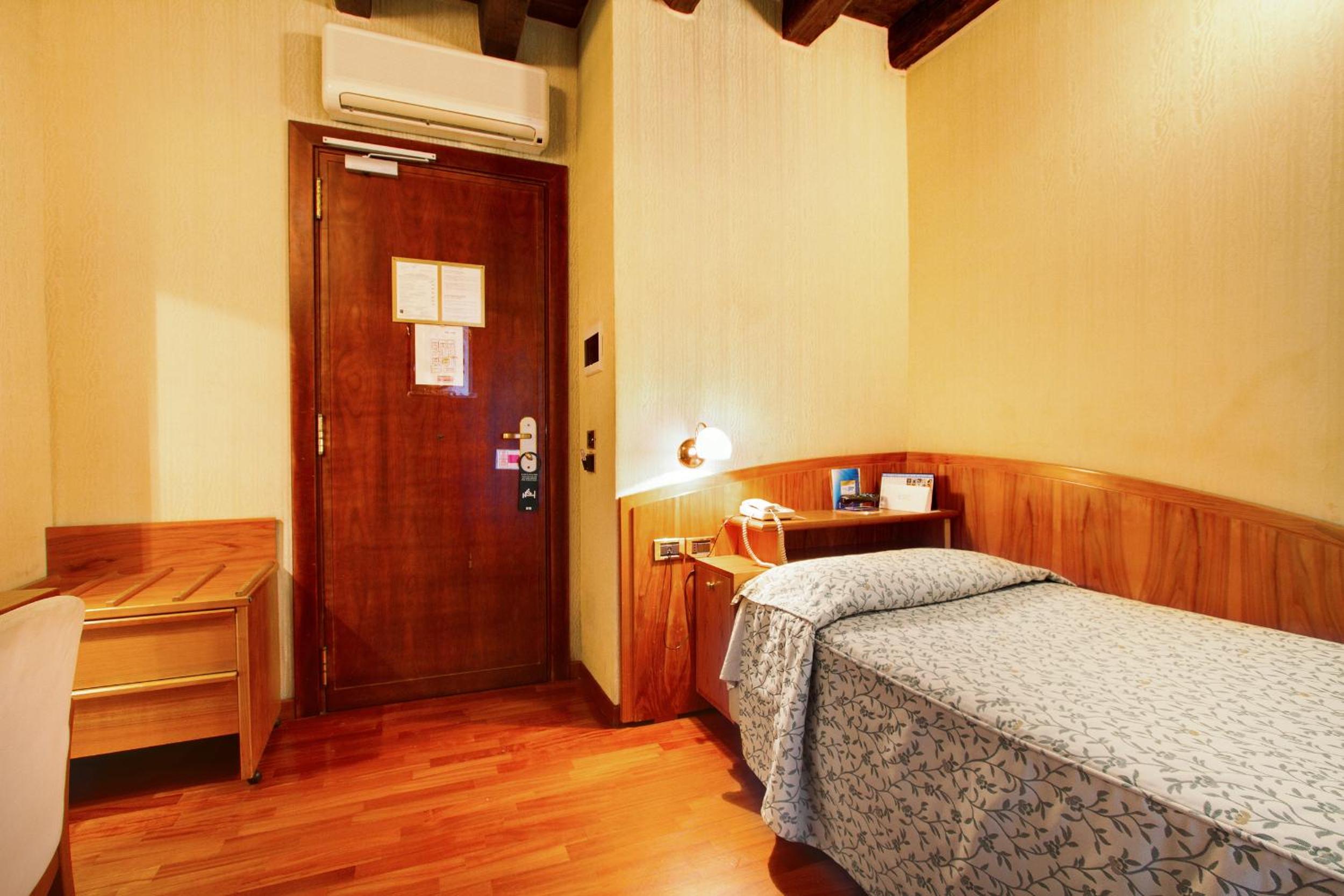 Single Room photo 1