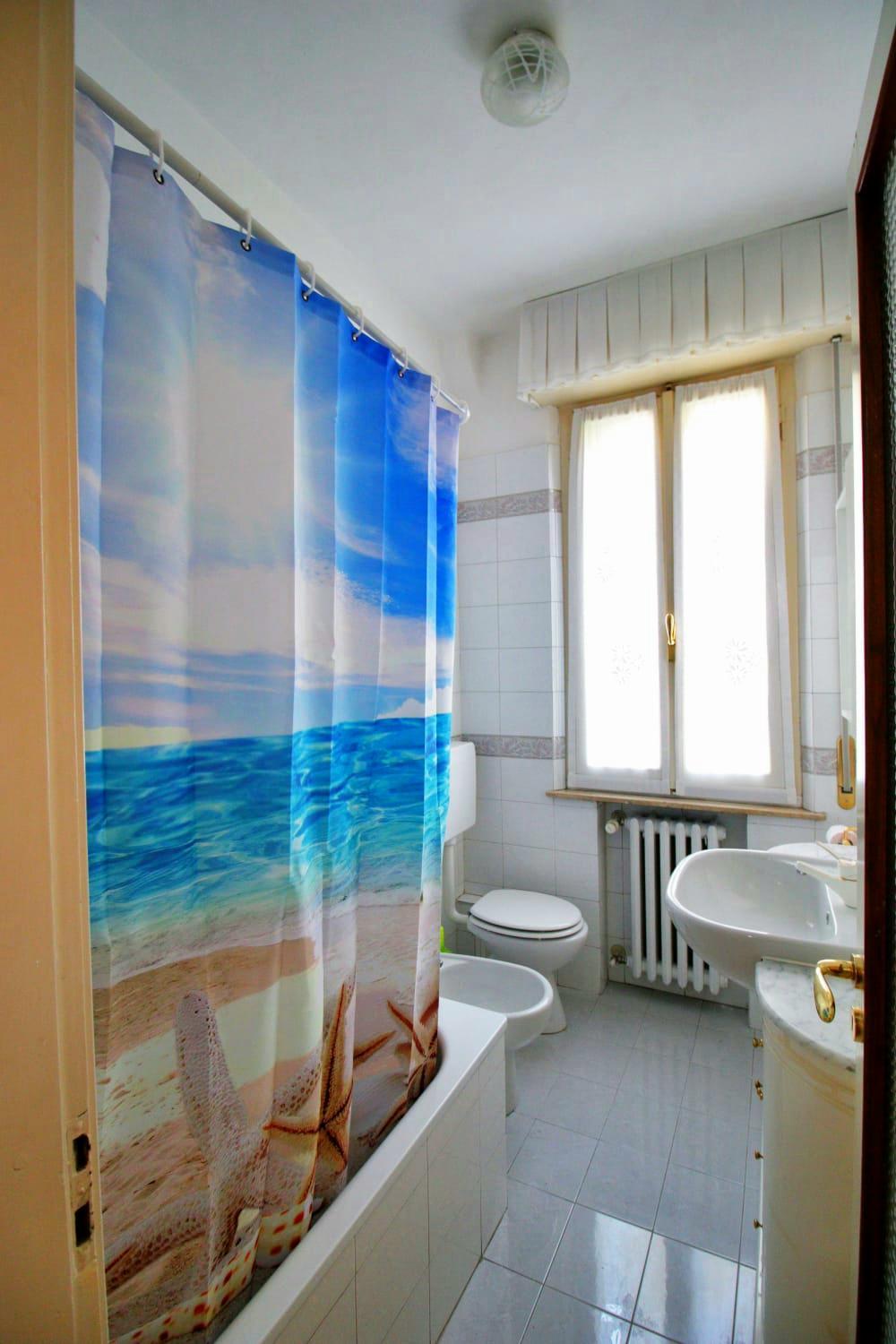Two-Bedroom Apartment - Photo 2
