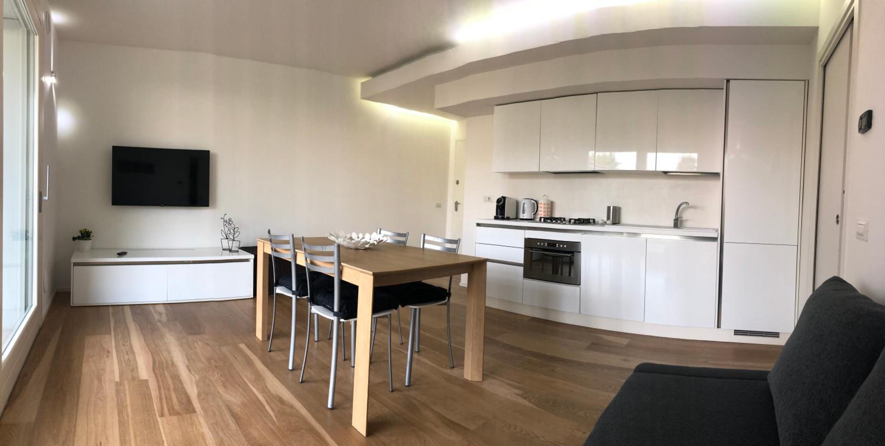 One-Bedroom Apartment photo 3