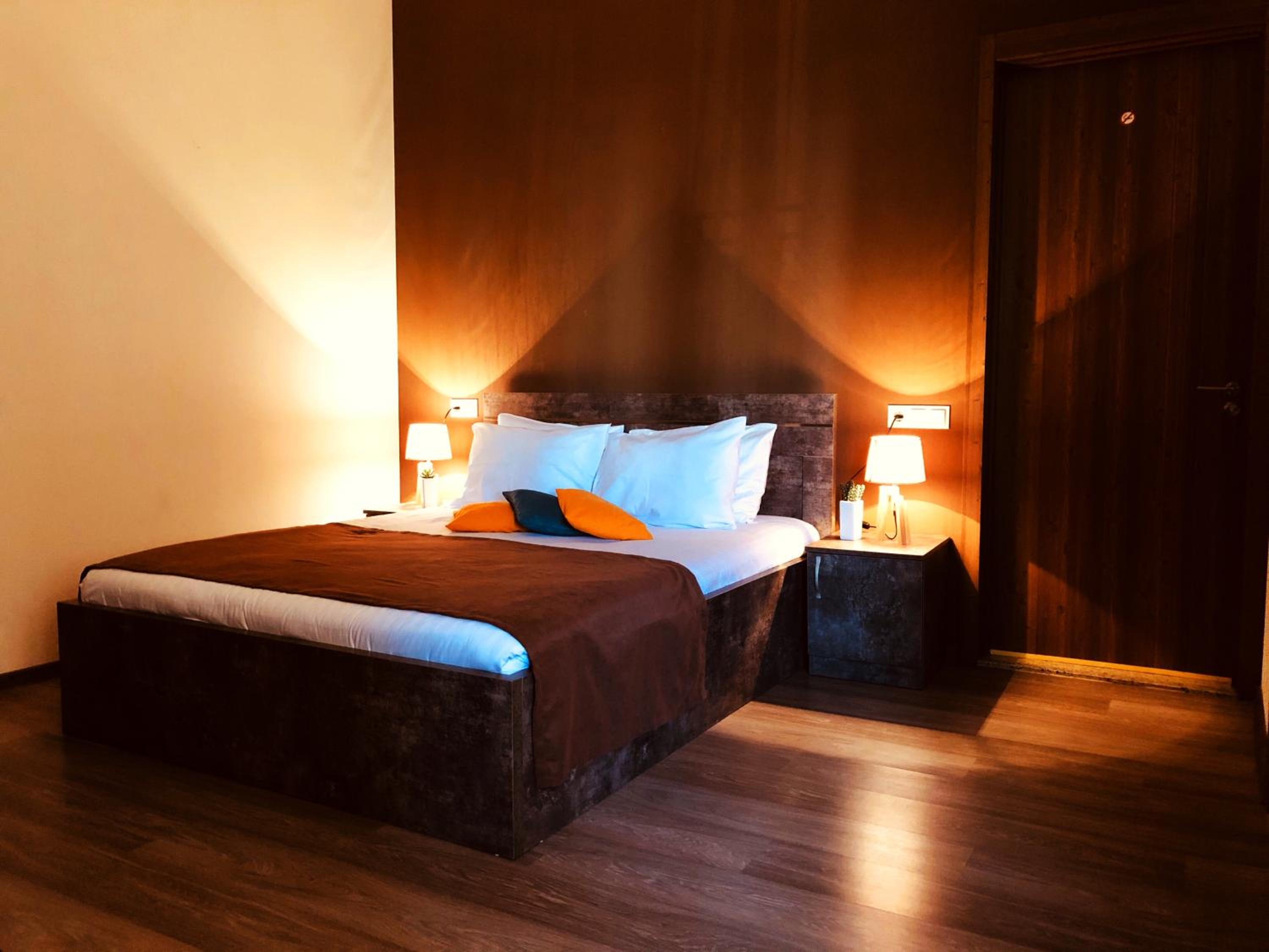 Large Double Room photo 1
