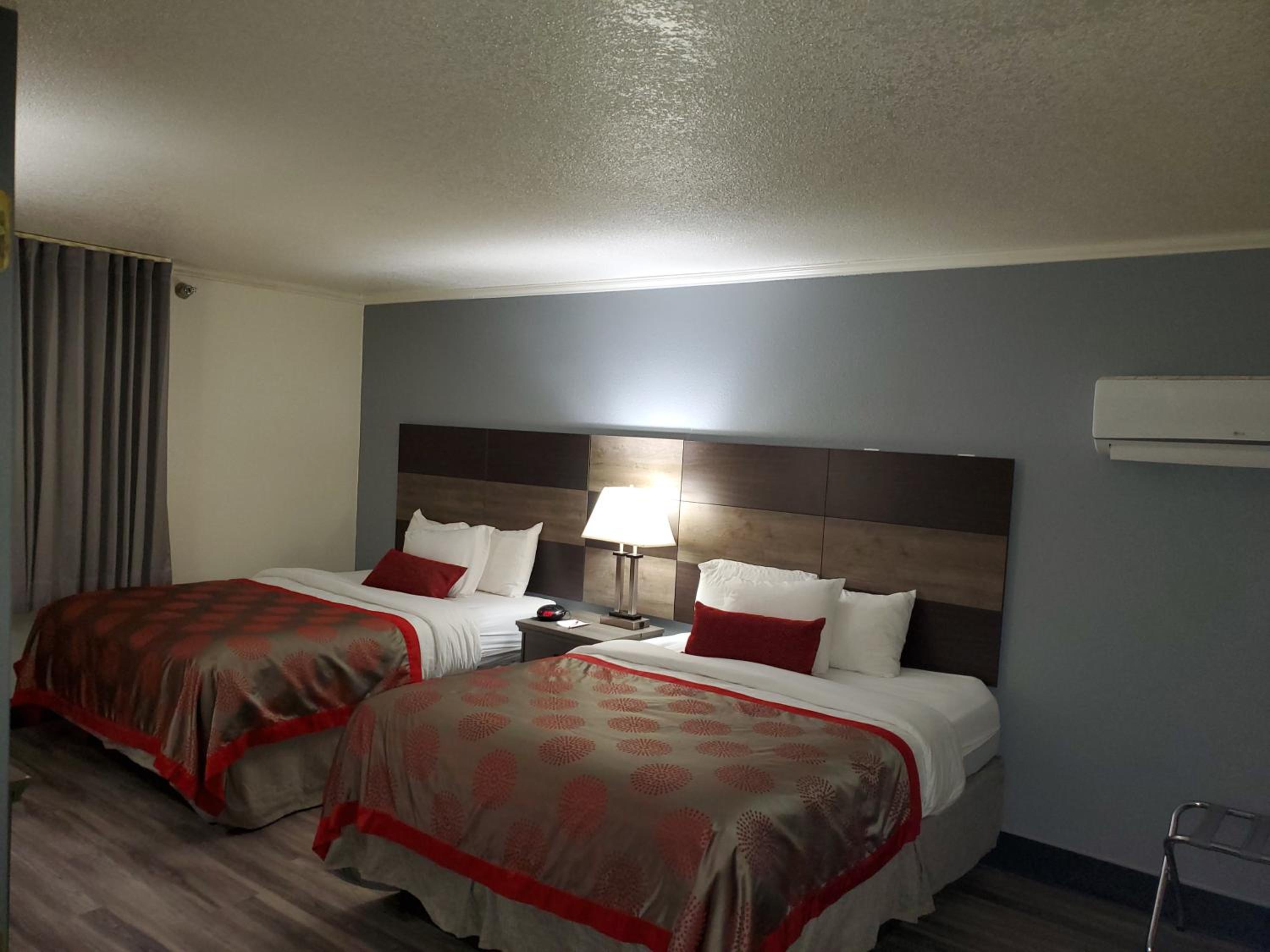Suite with Two Queen Beds - Non-Smoking - Photo 10