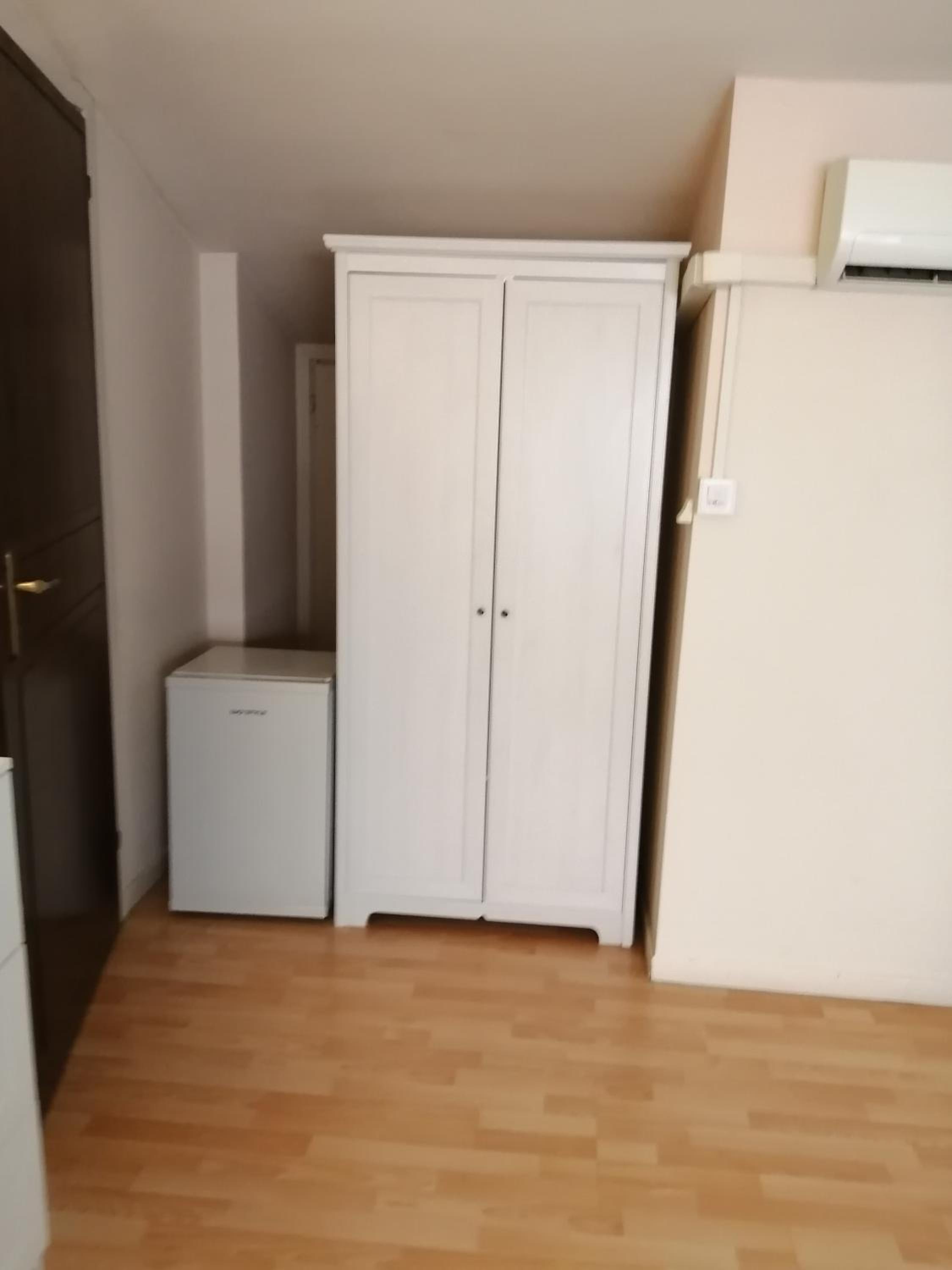 Basic Triple Room photo 3