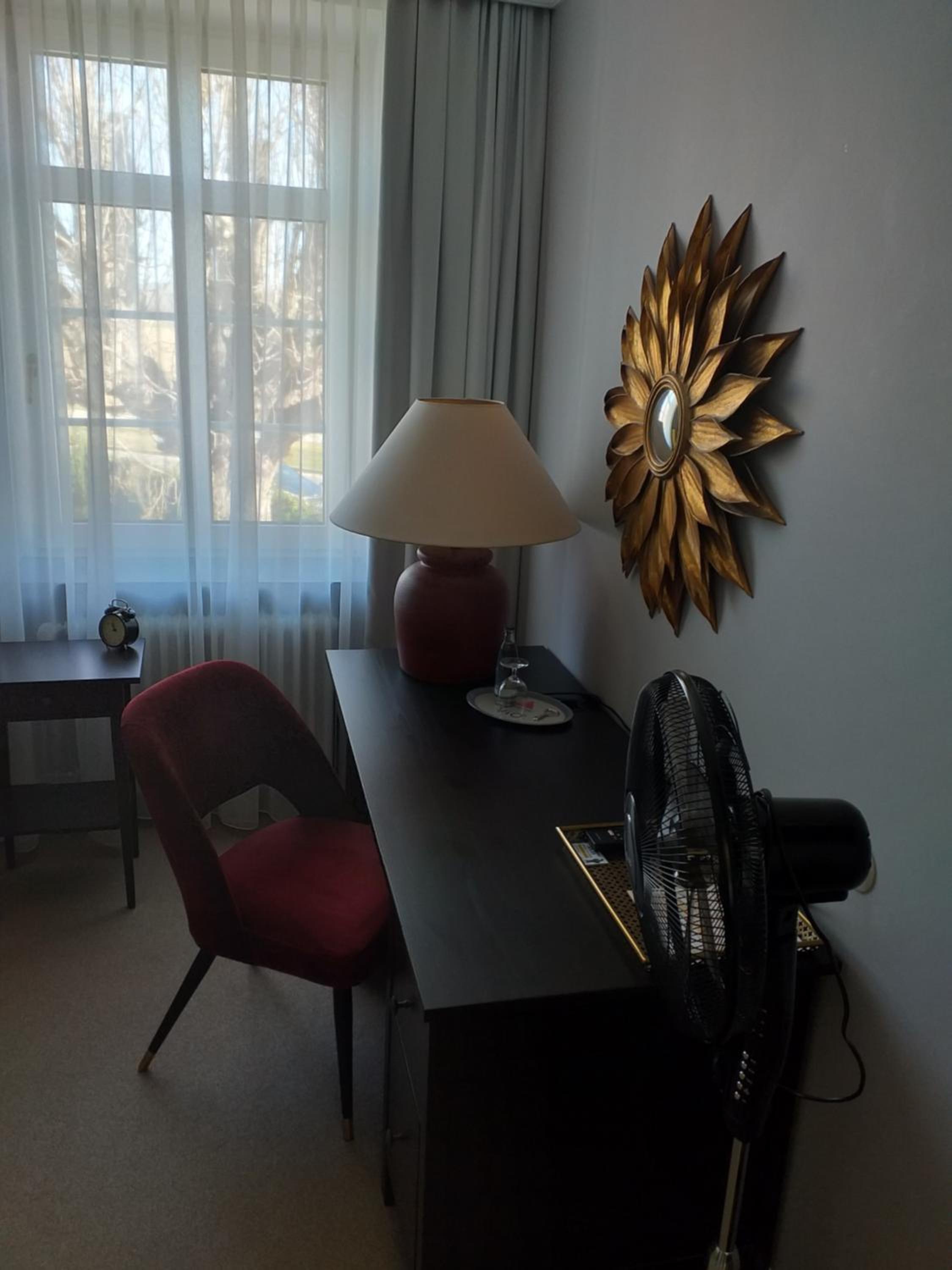 Single Room photo 2