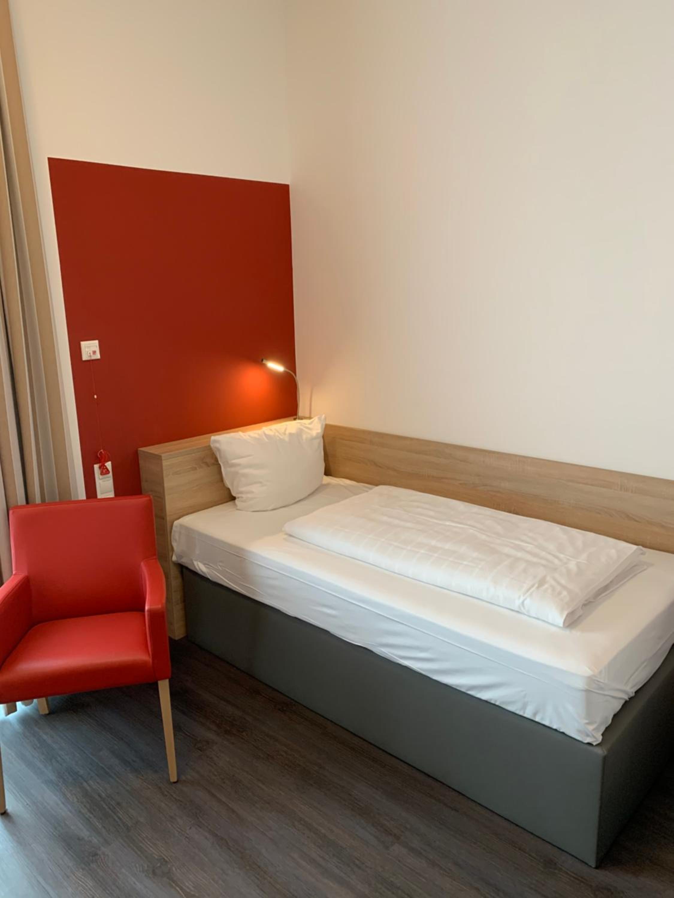 Twin Room with Disability Access photo 1