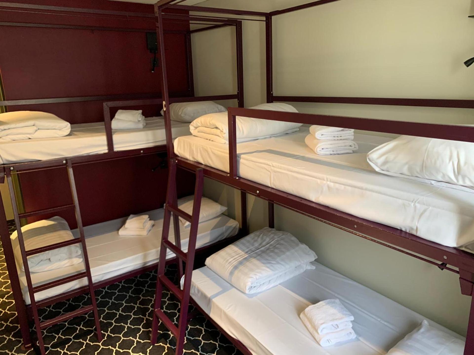 Bed in 5-Bed Female Dorm Ensuite photo 1