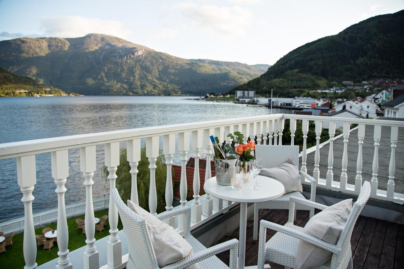 Suite with Balcony and Fjord View