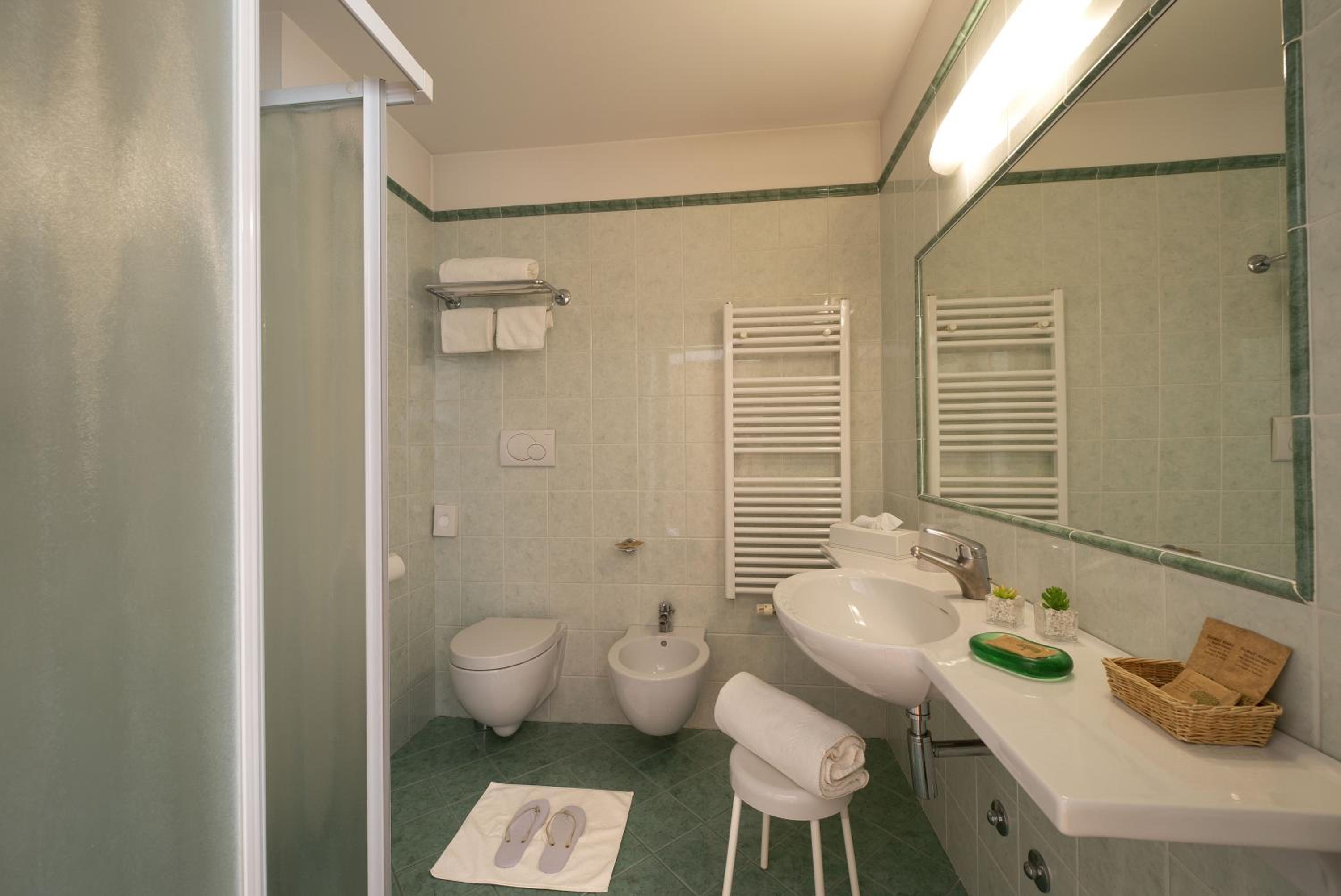 Standard Triple Room photo 2