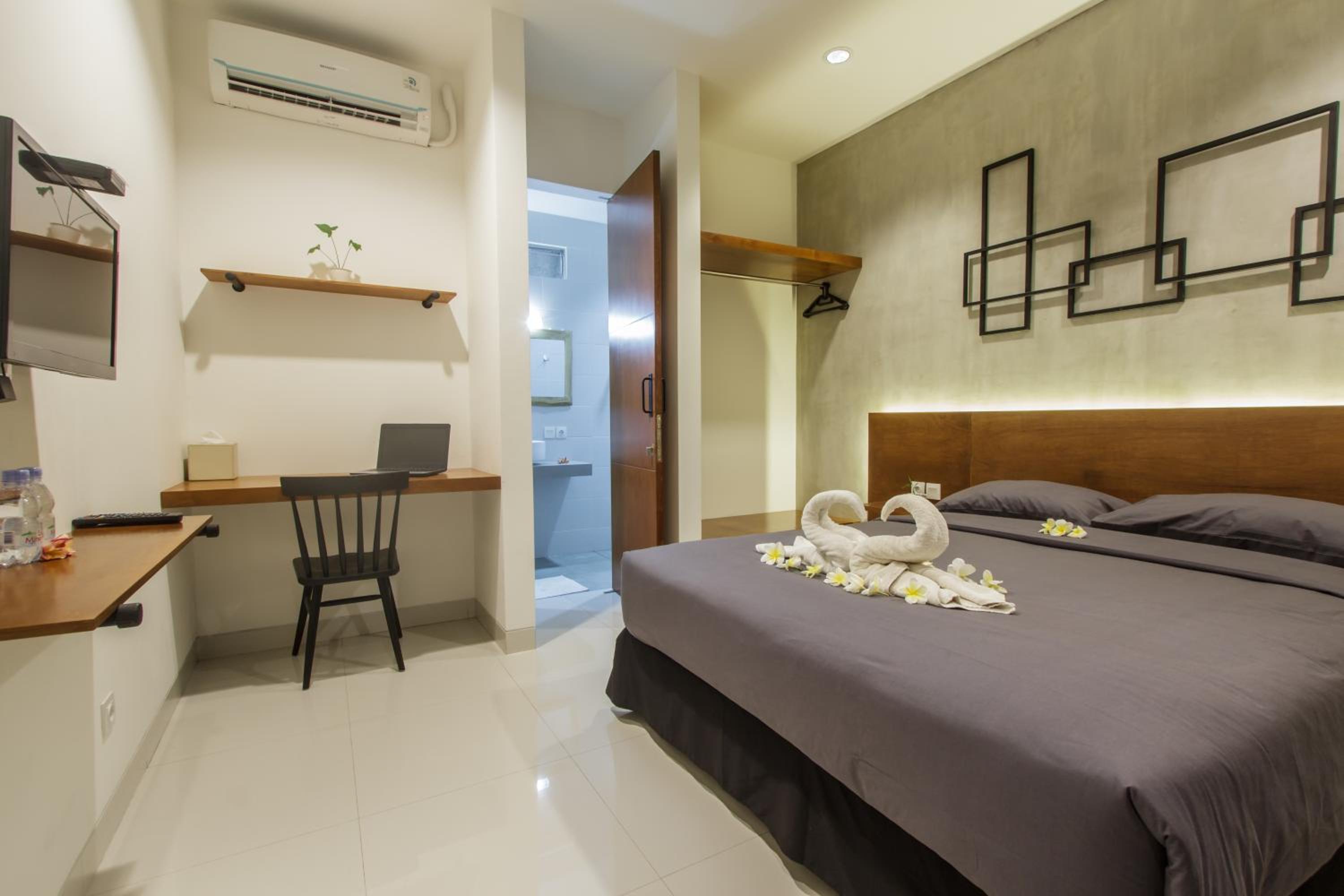 Deluxe Room - Photo 2