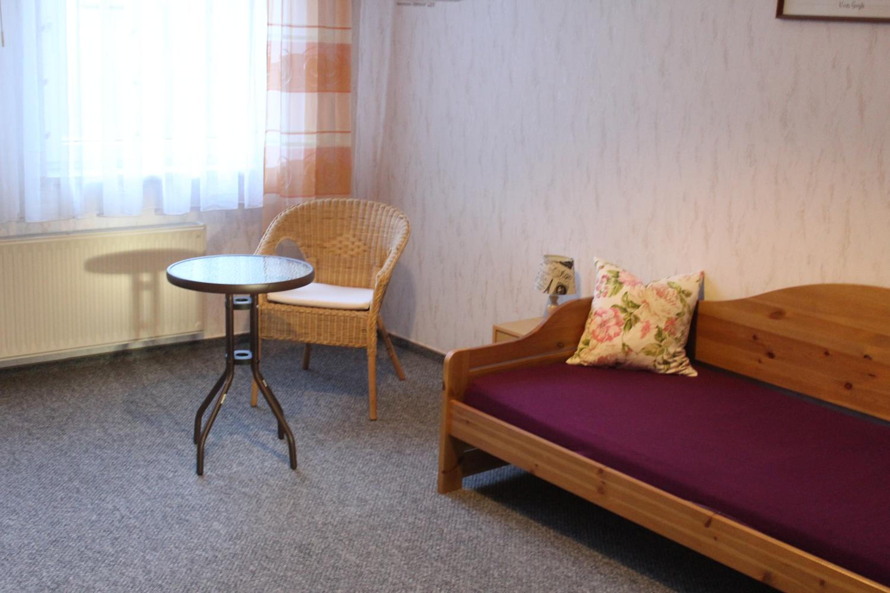 Basic Triple Room with Shared Bathroom photo 1
