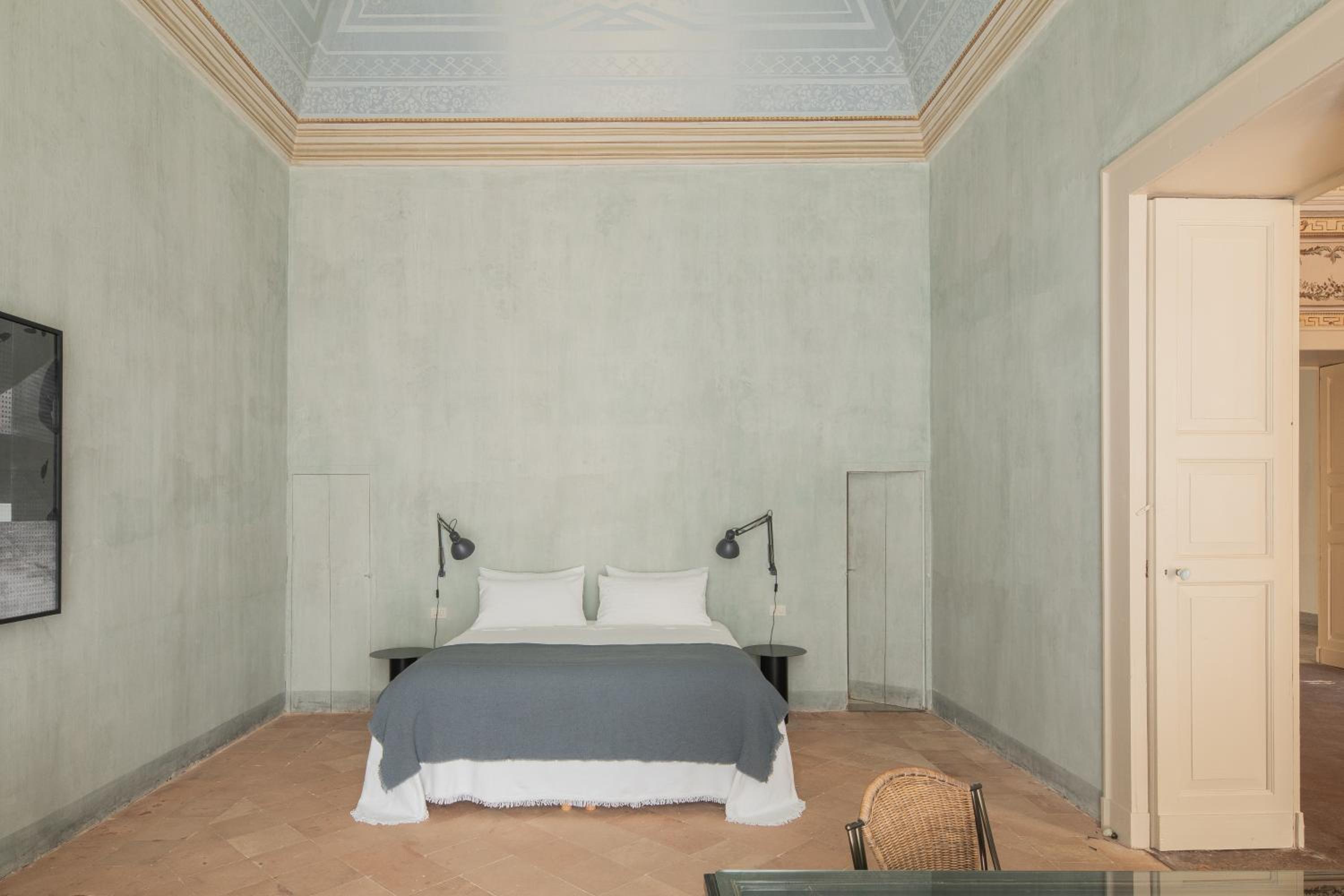 Suite - Photo 3