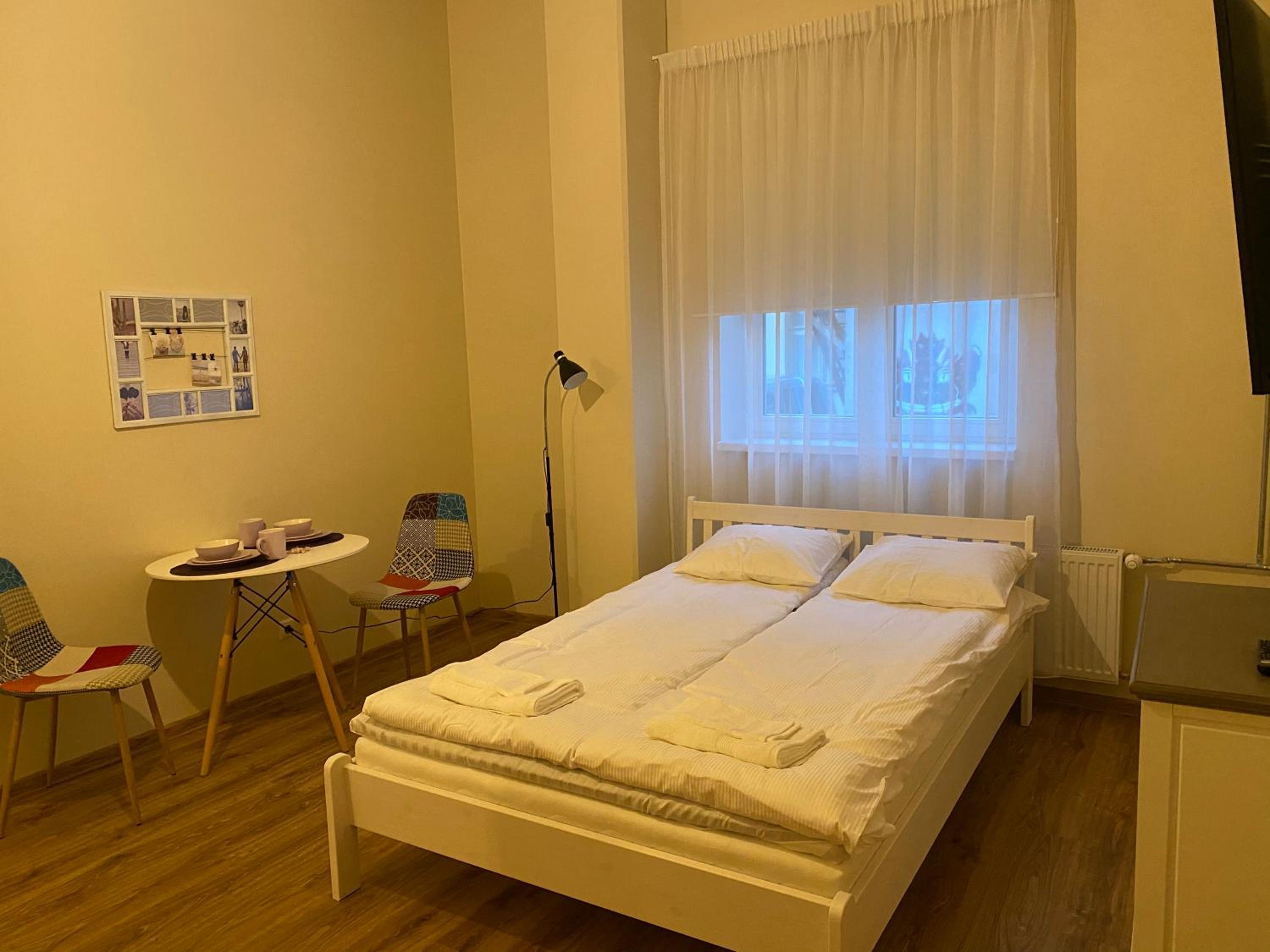 Double or Twin Room with Private Bathroom - Photo 1