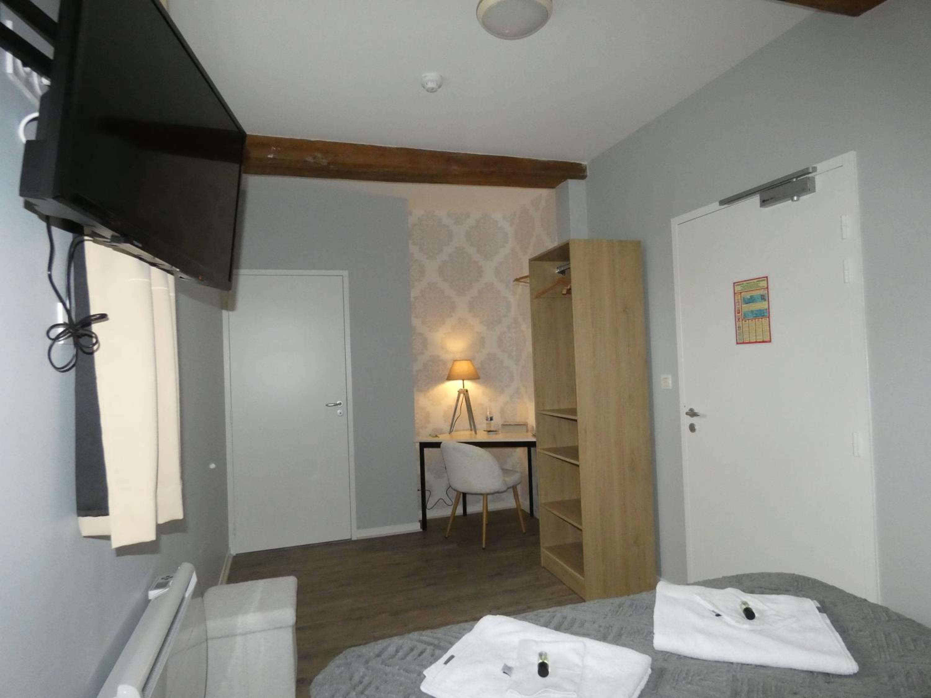 Deluxe Double Room - Photo 3