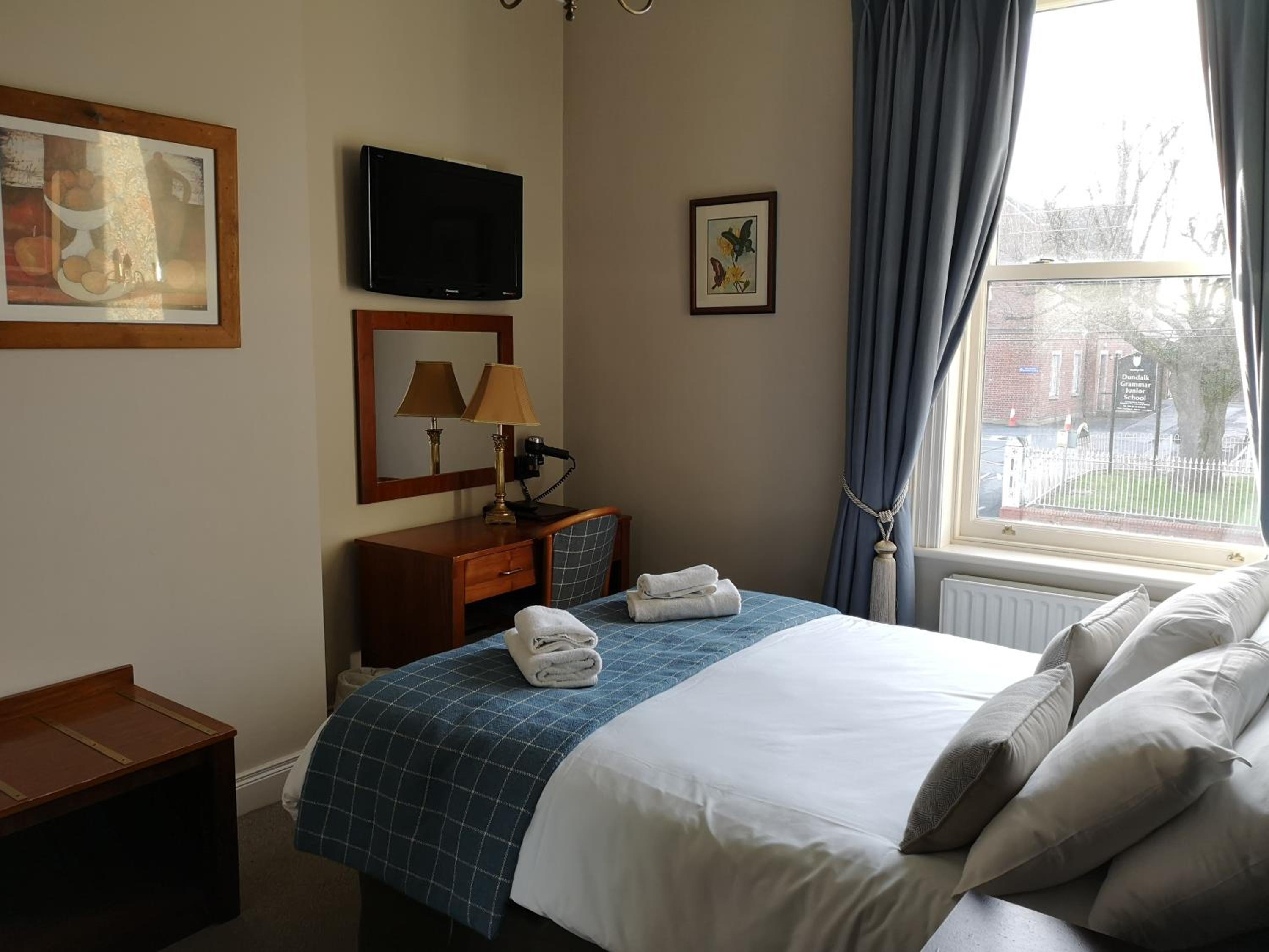 Standard Double Room - Photo 14