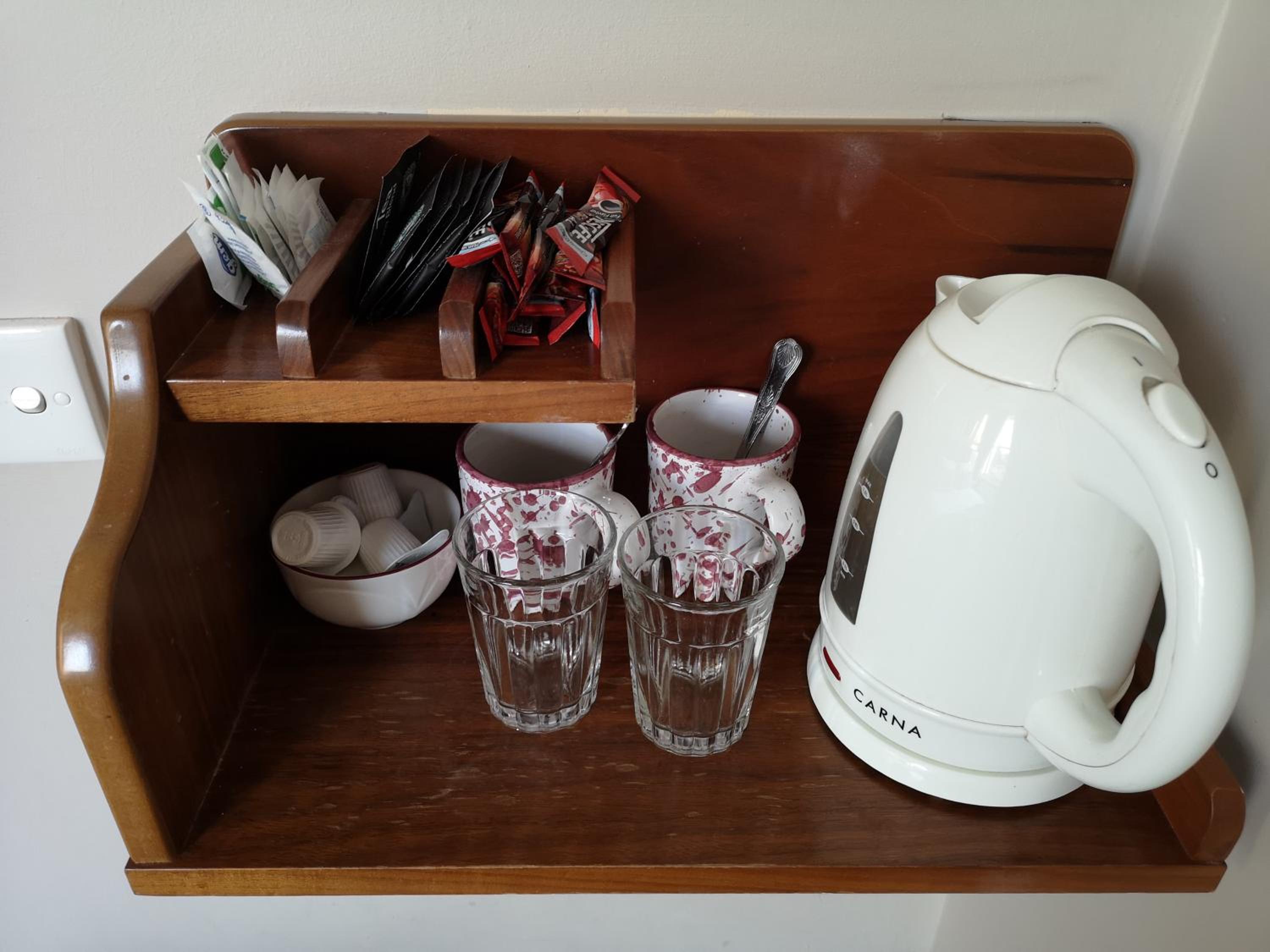 Standard Double Room - Photo 11