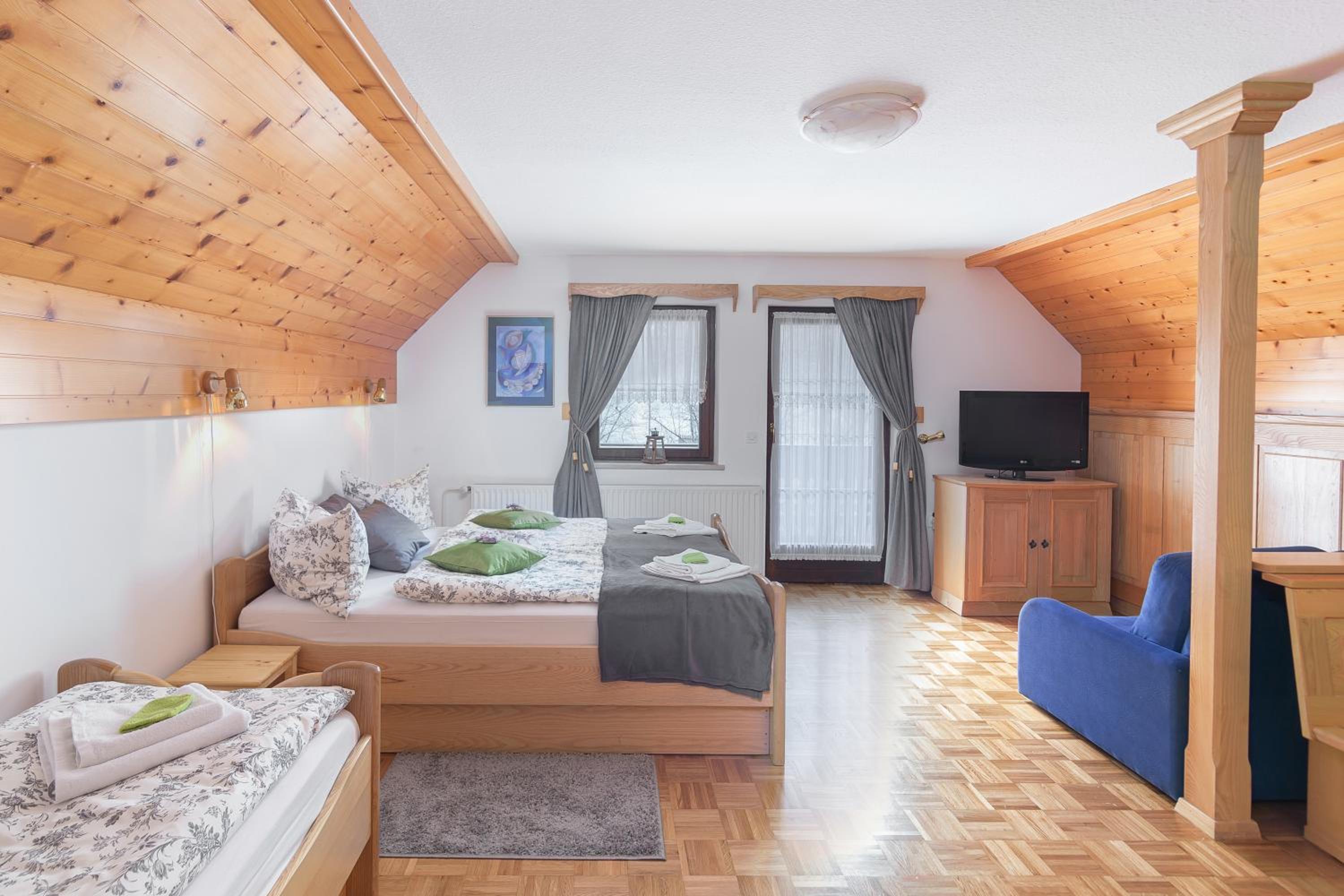 Apartment with Balcony photo 1
