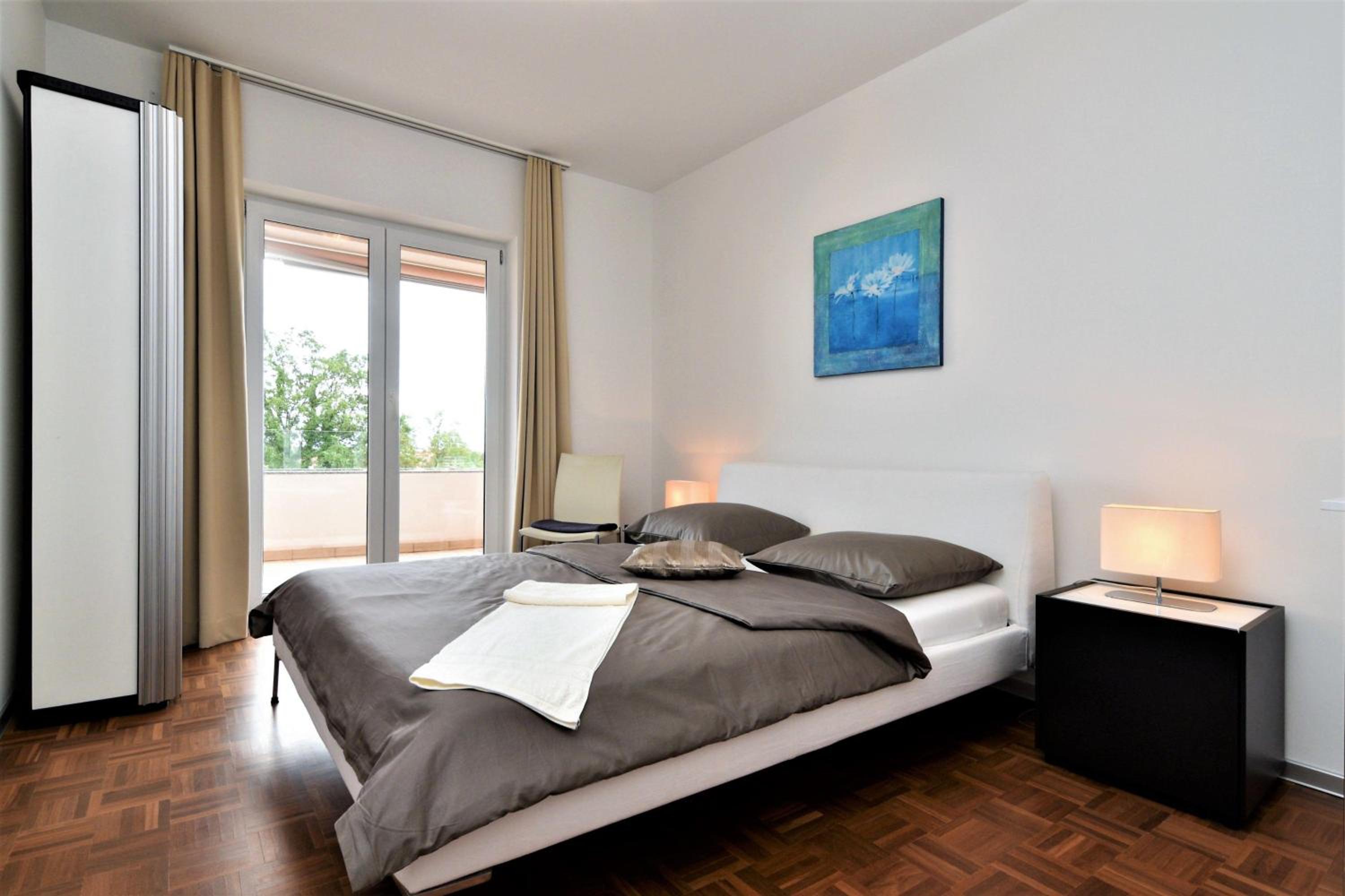 Apartment photo 1