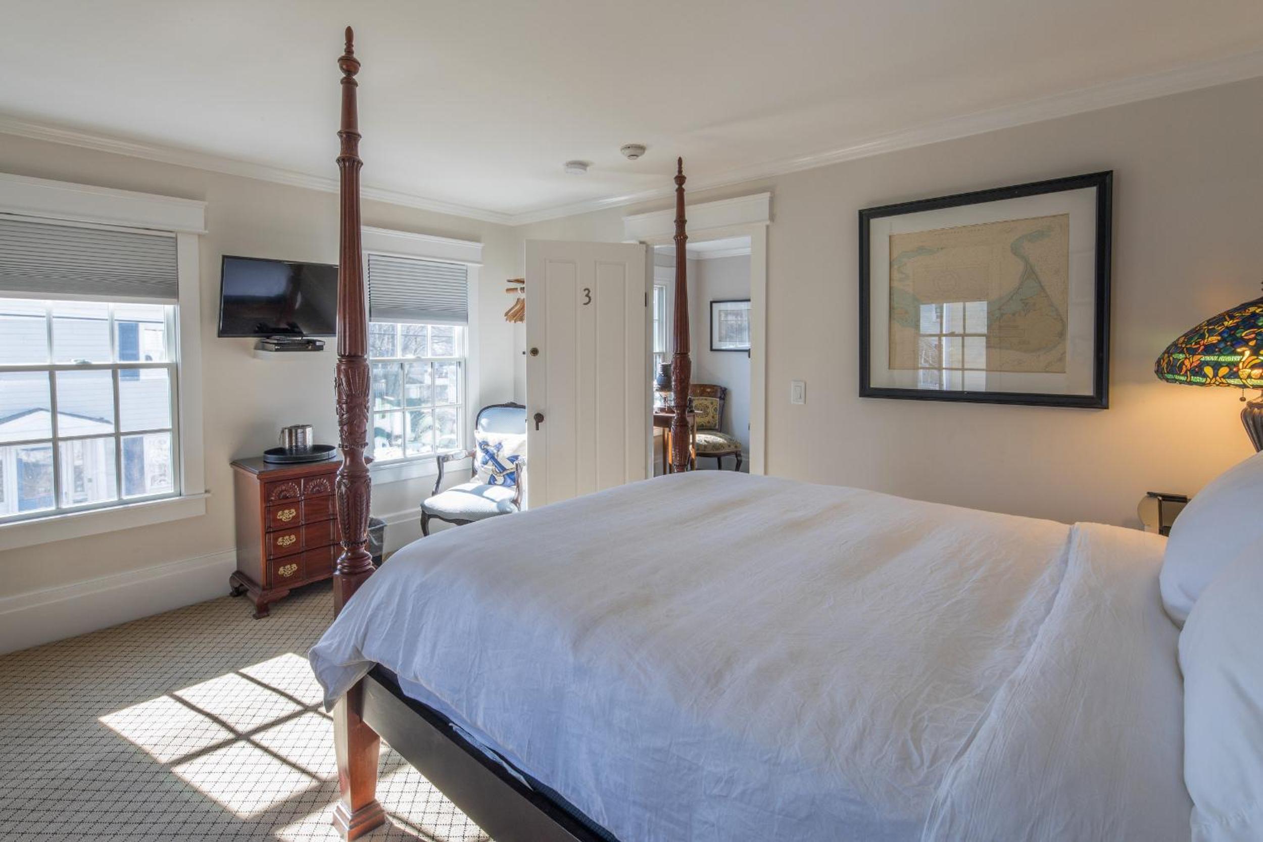Deluxe Queen Room photo 1