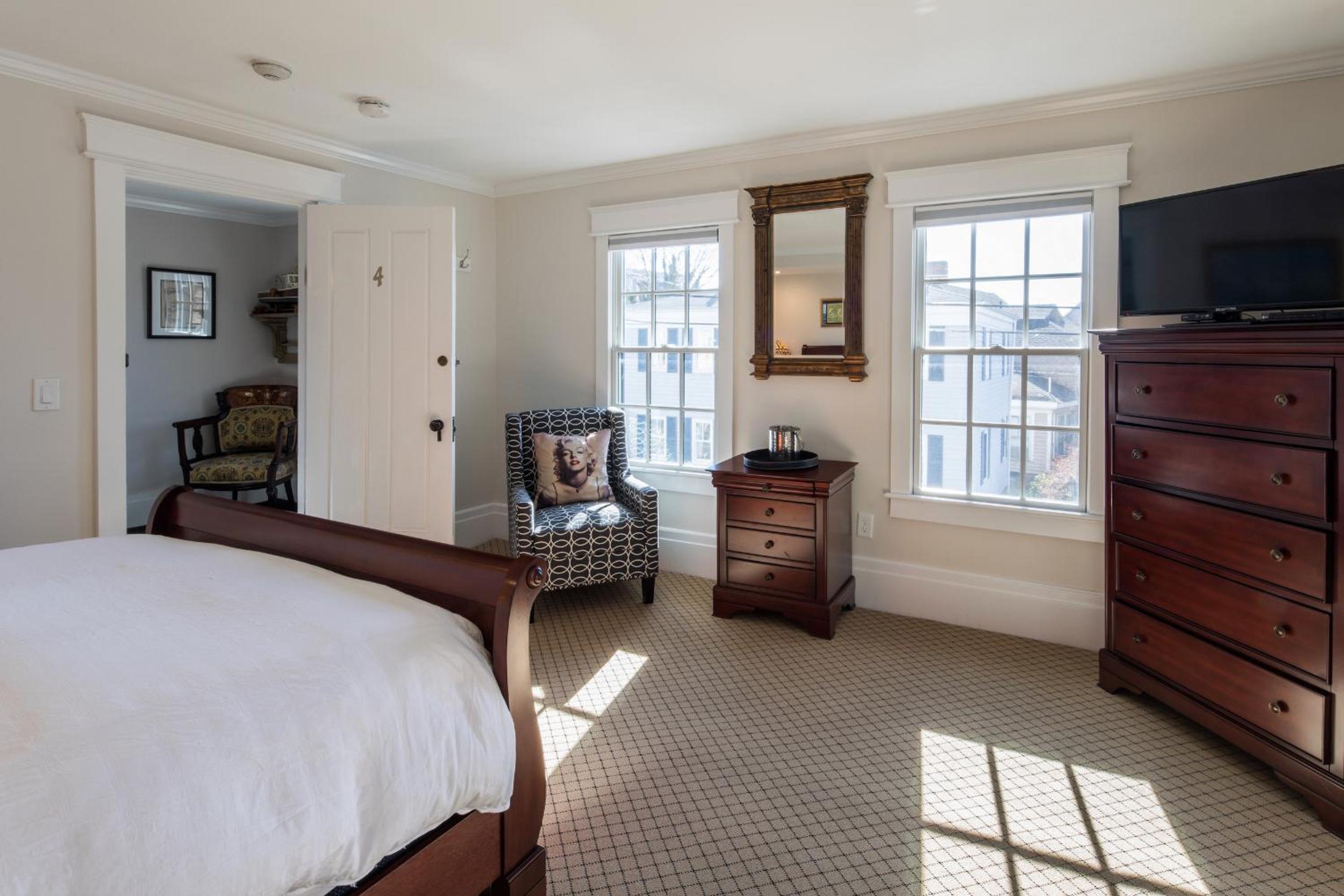 Deluxe Queen Room photo 2