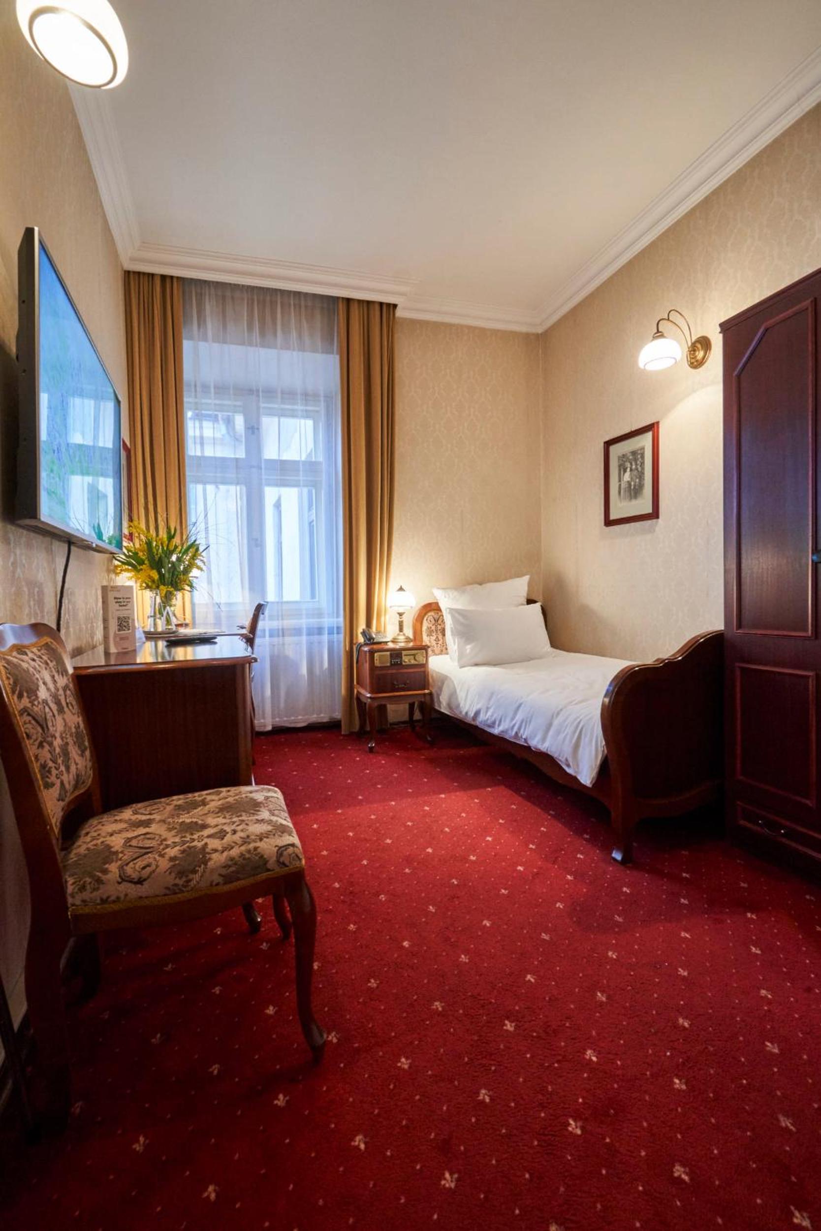 Single Room - Photo 5