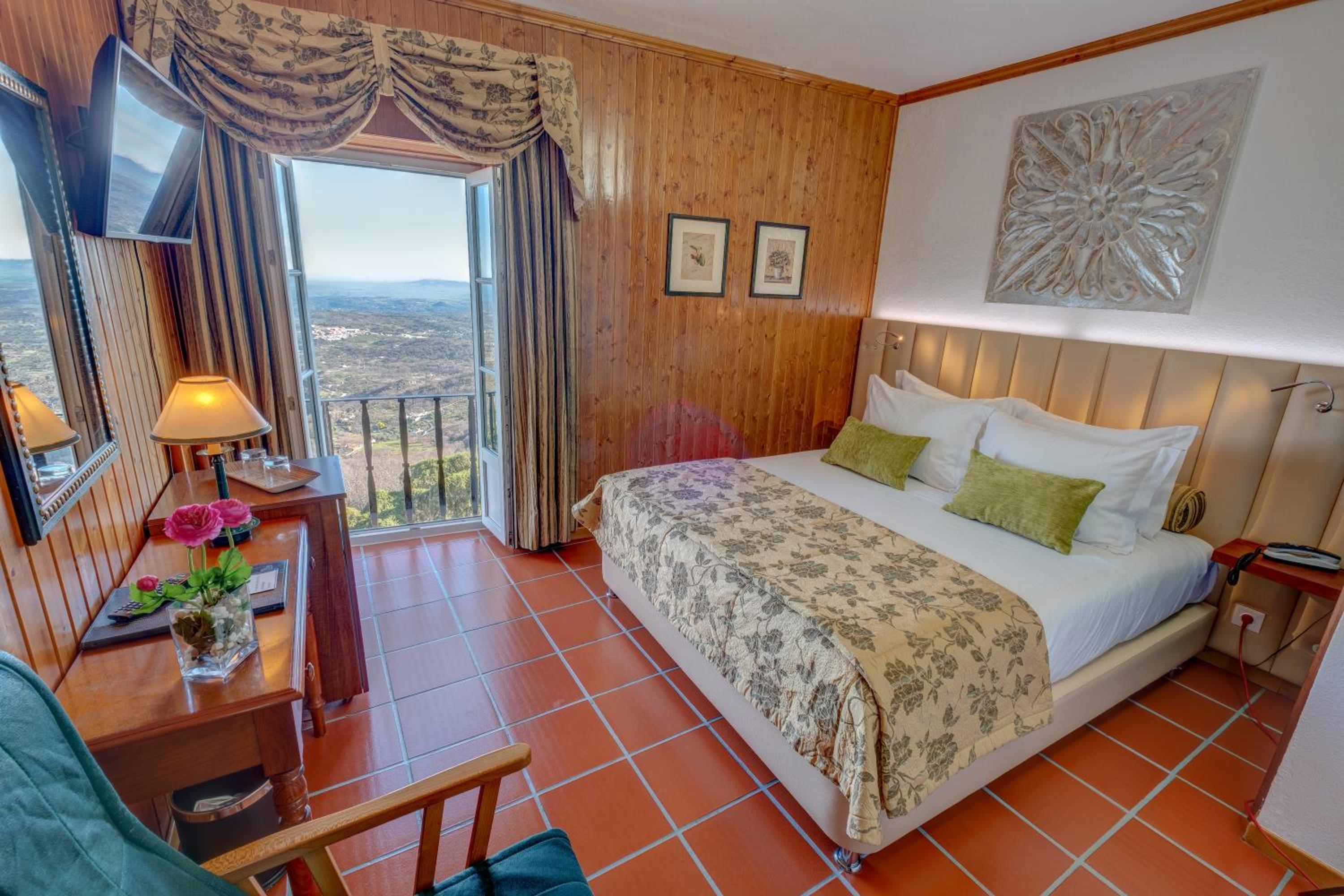 Superior Double Room with Mountain View