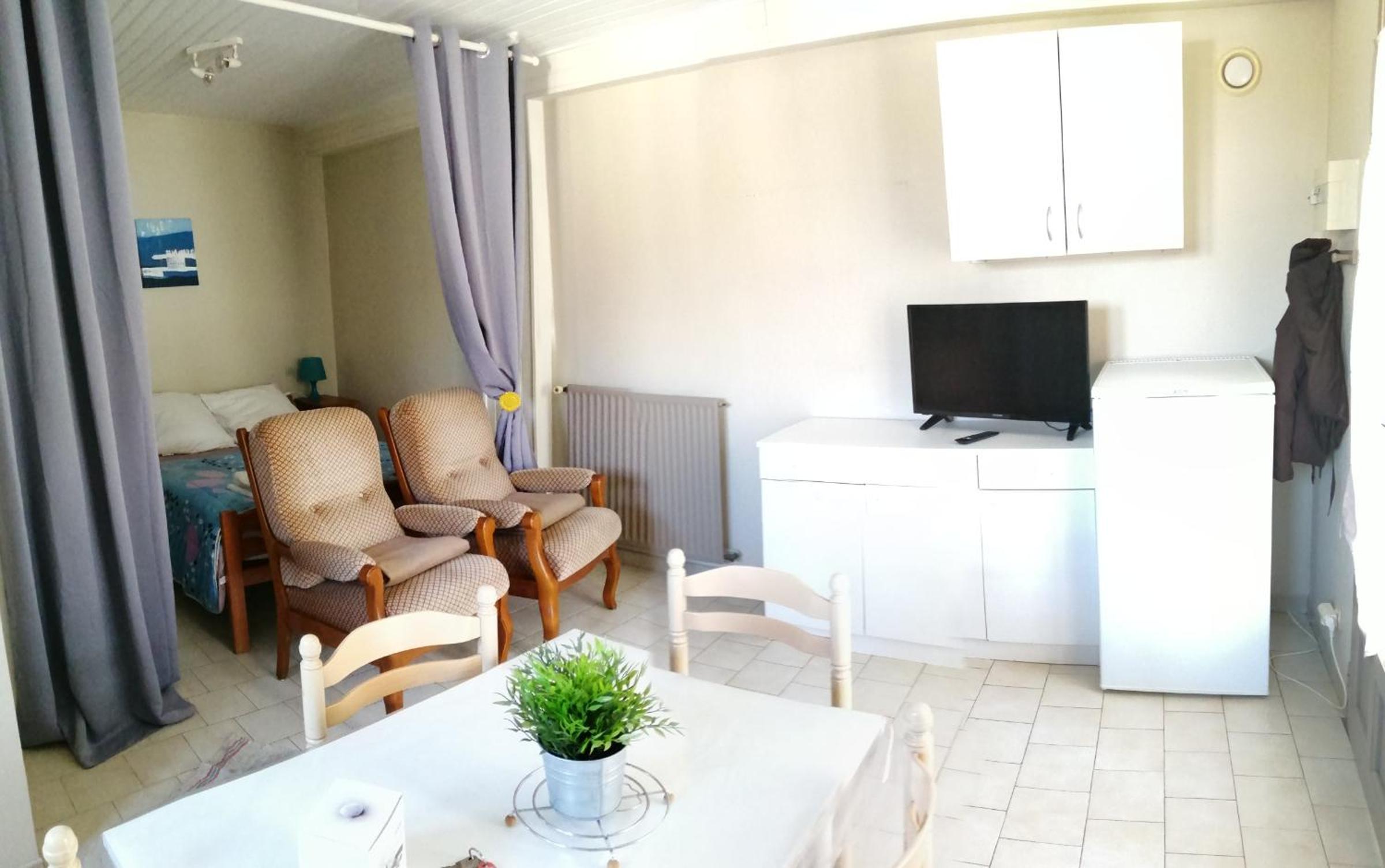 Studio Apartment