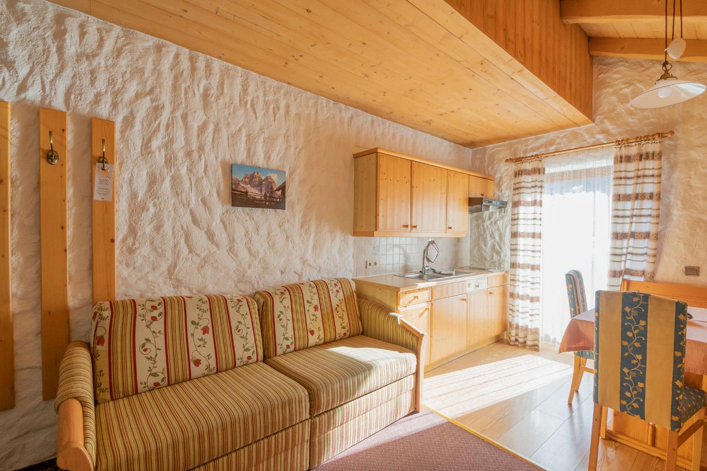Two-Bedroom Apartment with Mountain View (4 Adults) - Photo 2