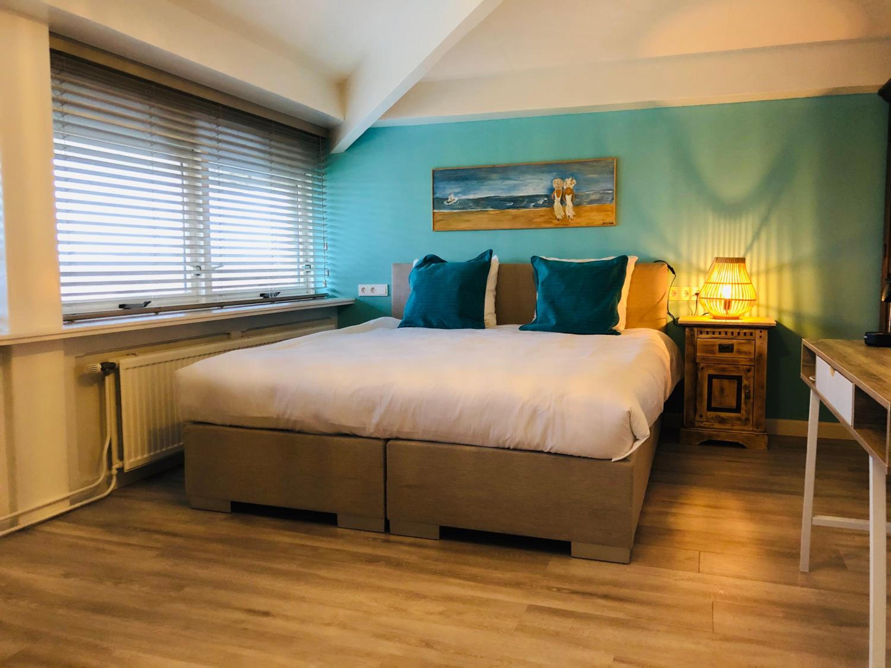 Large Double Room photo 2
