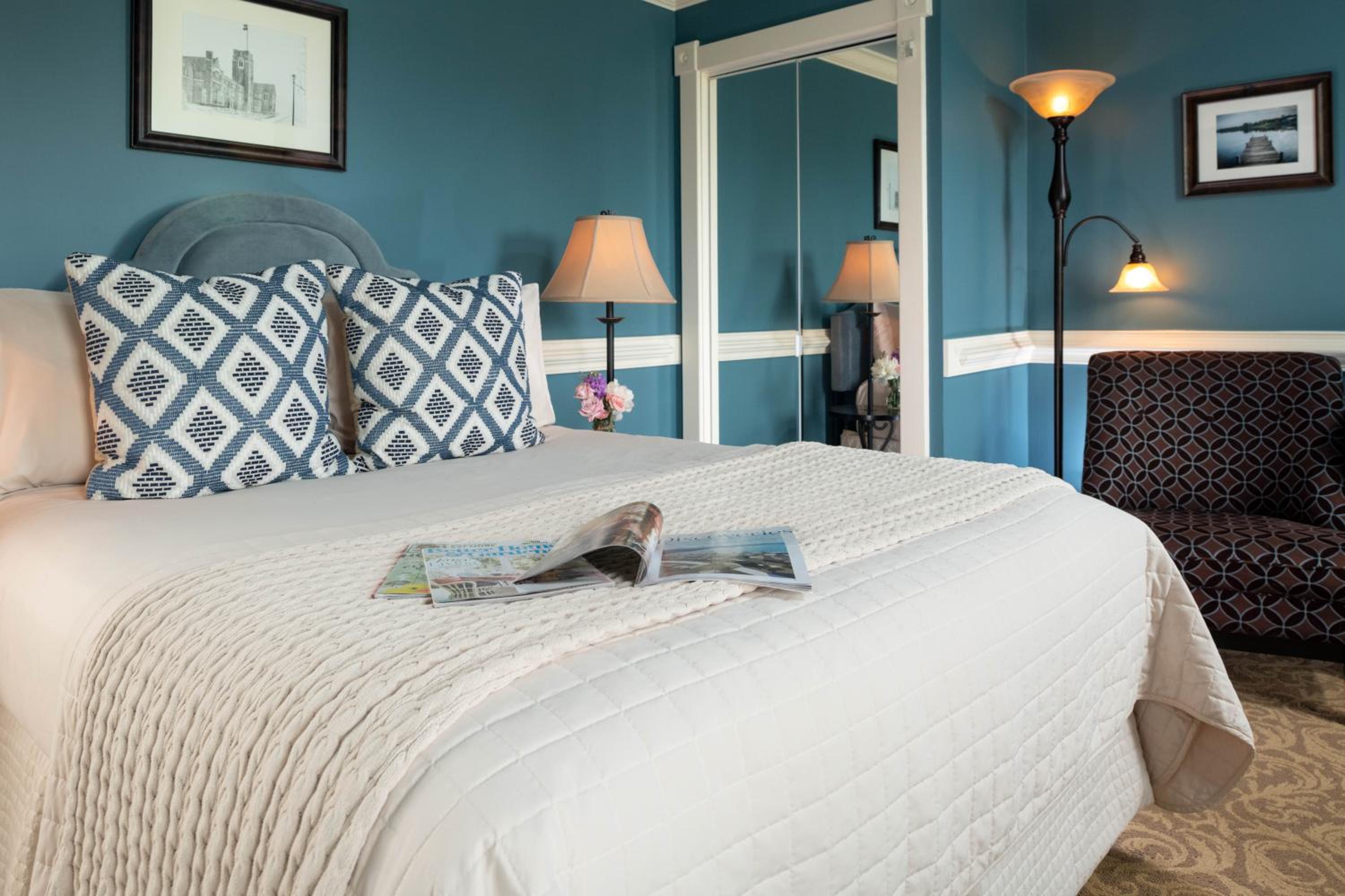 Queen Room photo 1