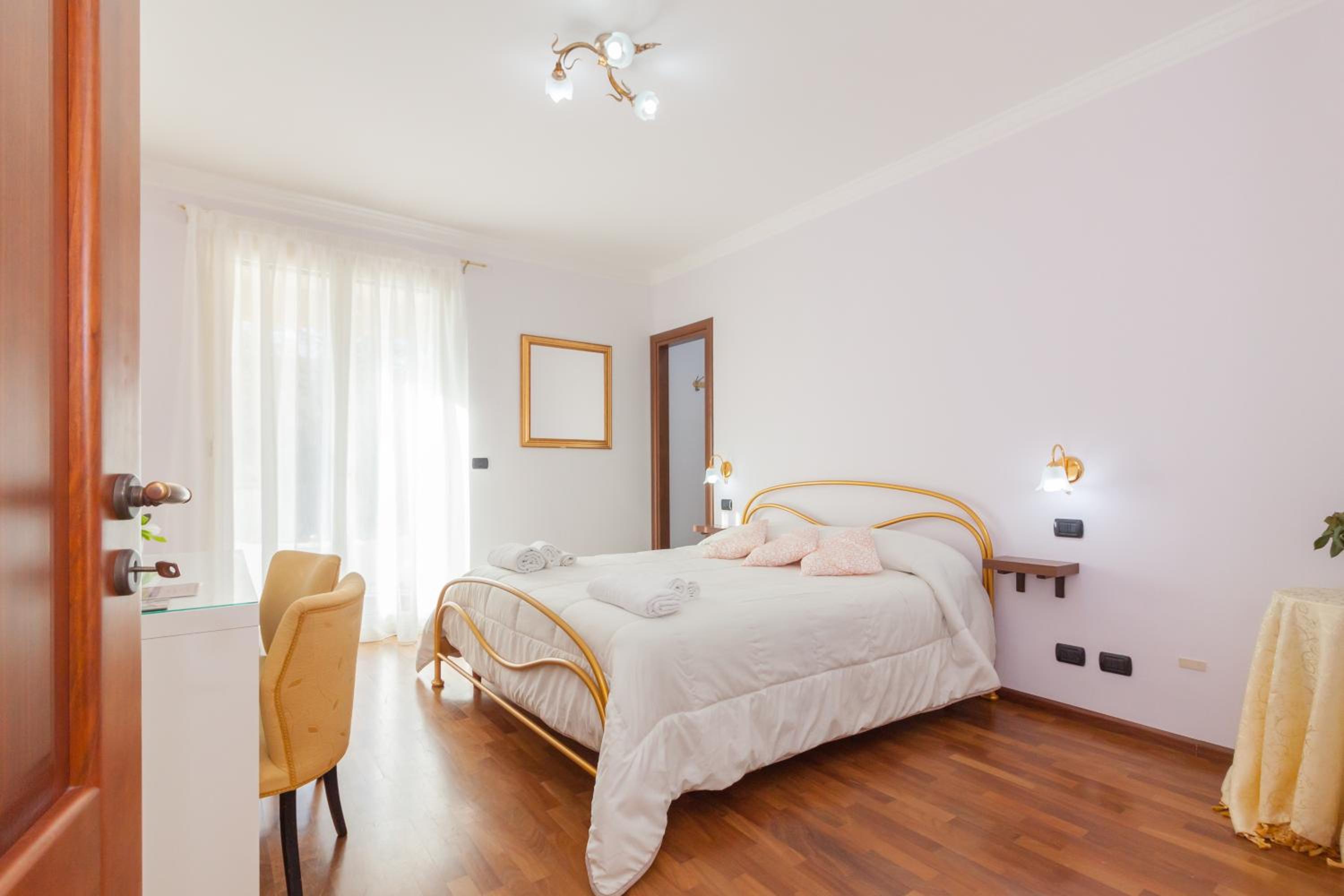 Junior Suite with Terrace and Sea View photo 1