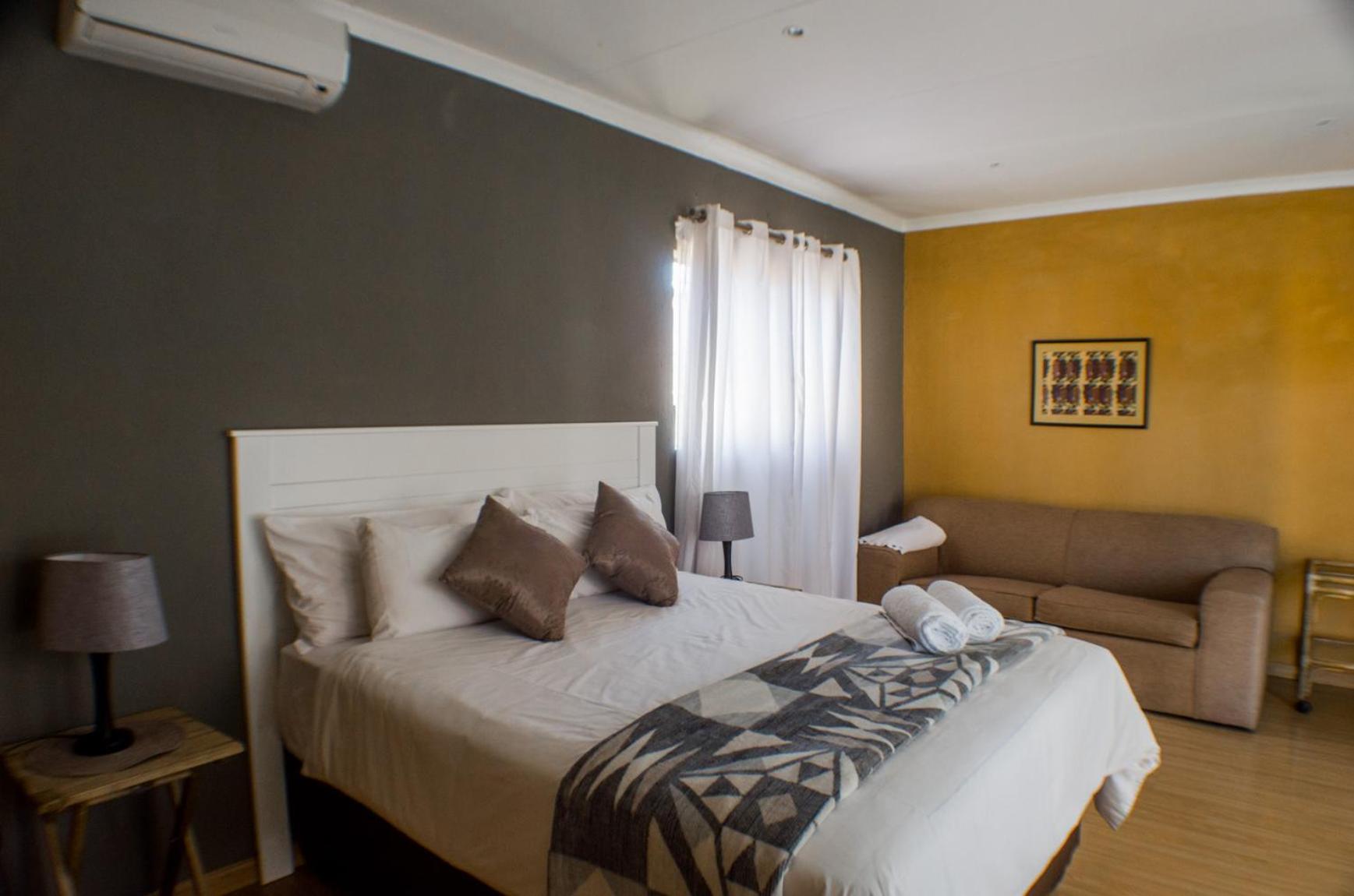 Family Room - Photo 7