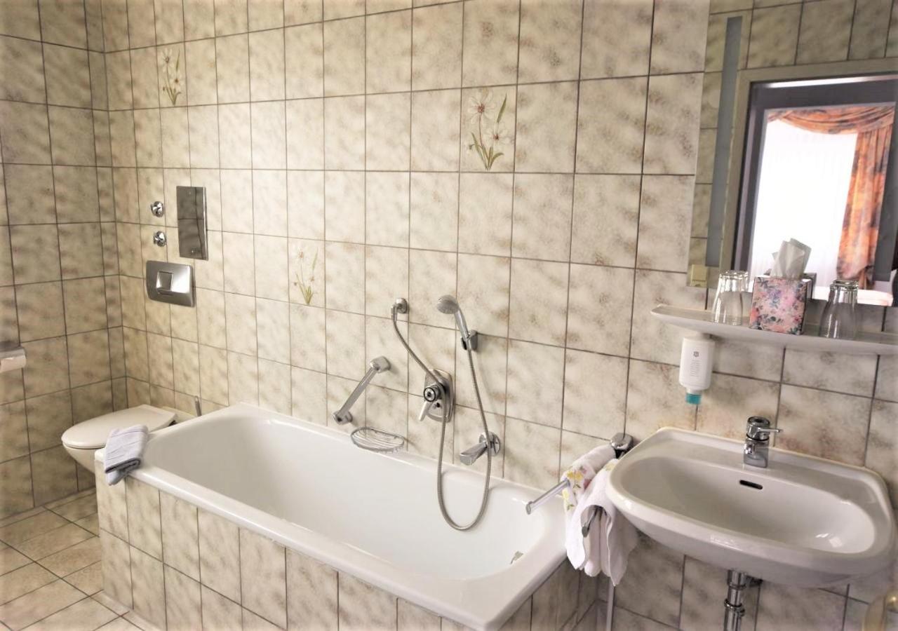 Double Room with Private Bathroom photo 3